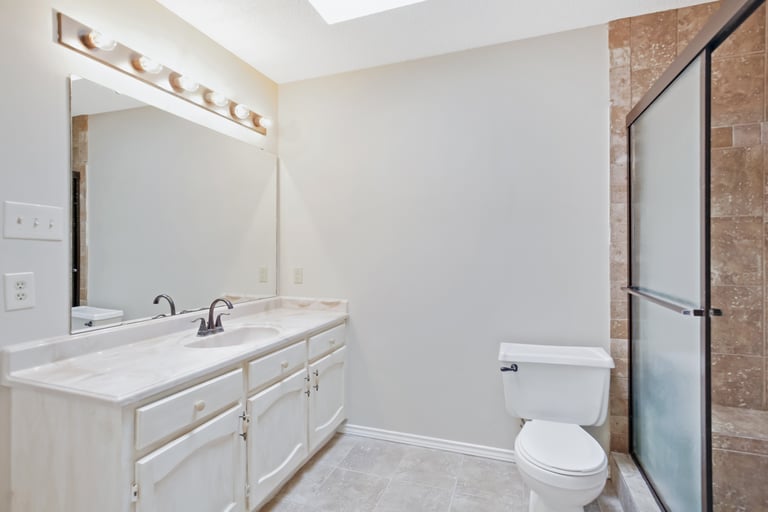 Photo 15 of 25 - 6204 Avanti Dr, Arlington, TX 76001