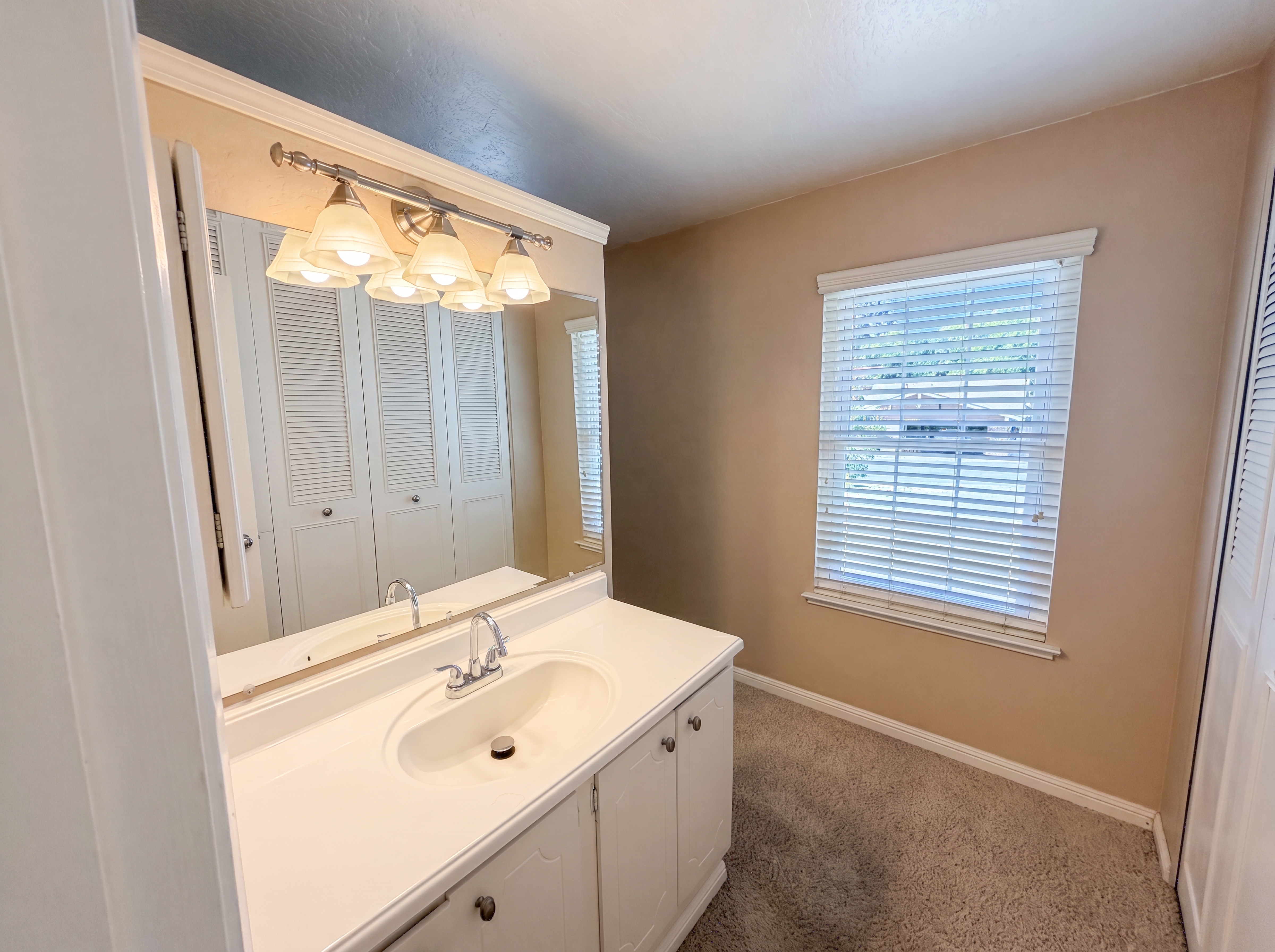 Photo 18 of 38 of 4828 Rockland Way, Fair Oaks, CA