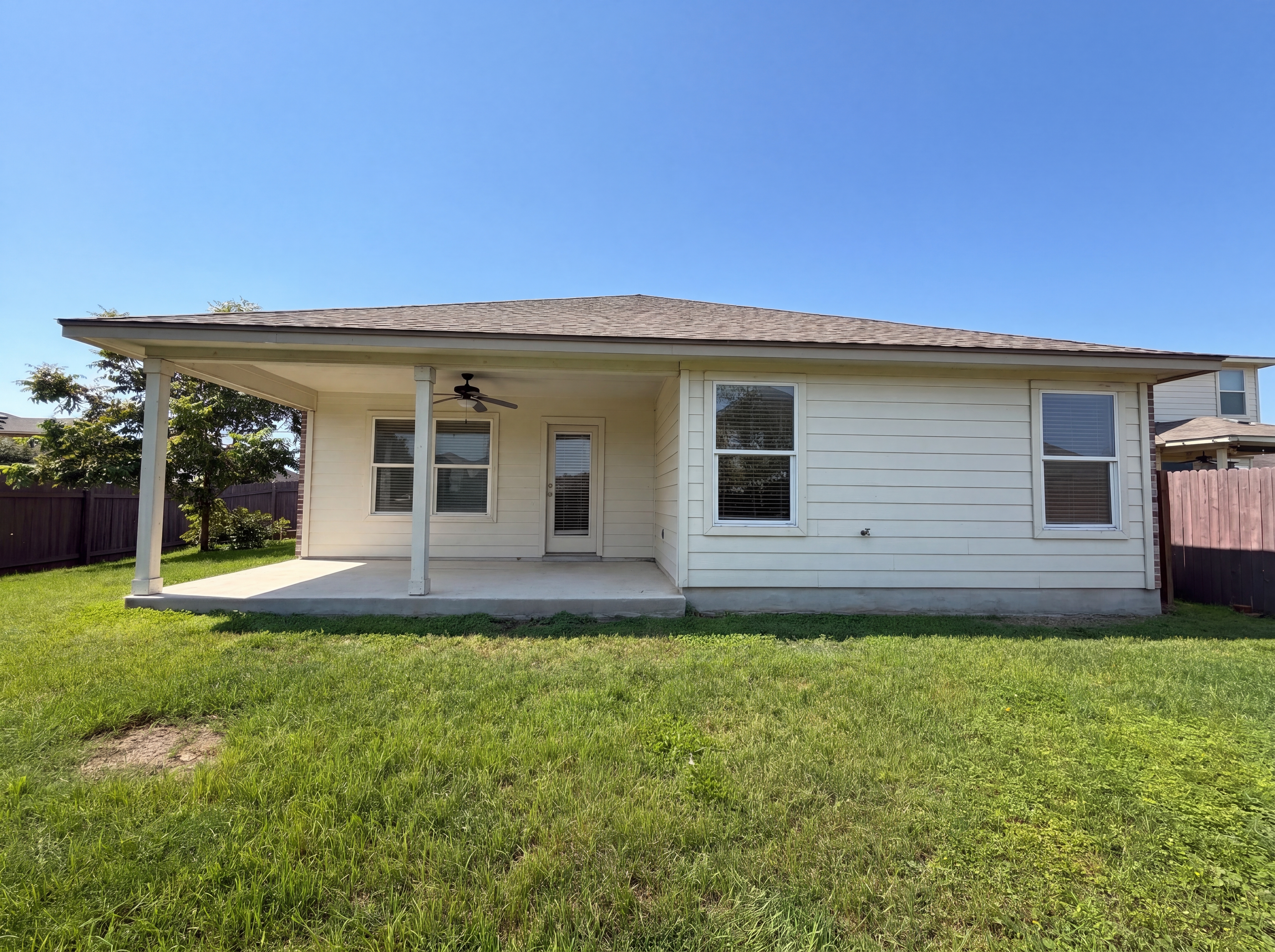 Photo 5 of 16 of 789 Wolfeton Way, New Braunfels, TX