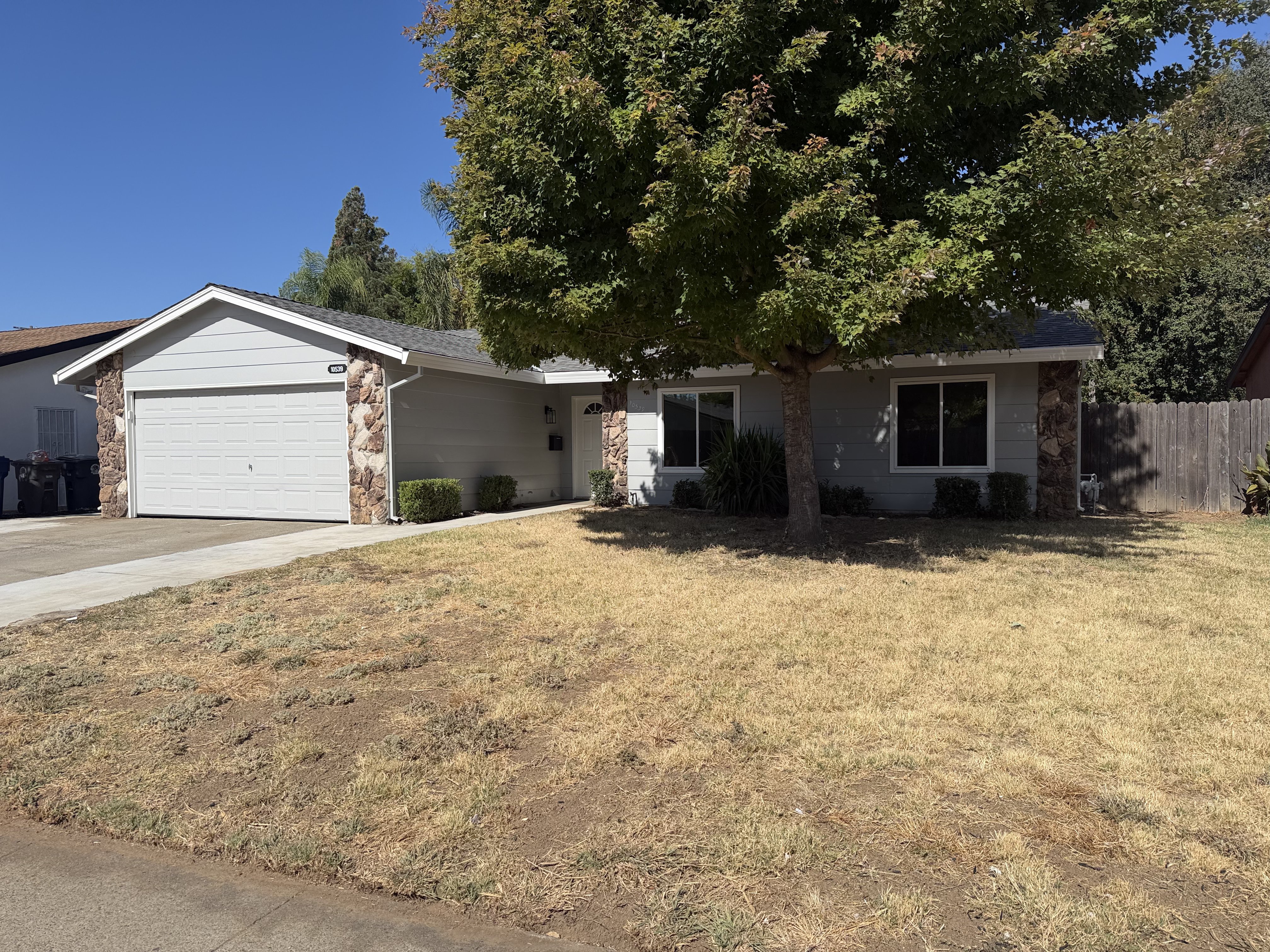 Photo 7 of 37 of 10539 Georgetown Dr, Rancho Cordova, CA