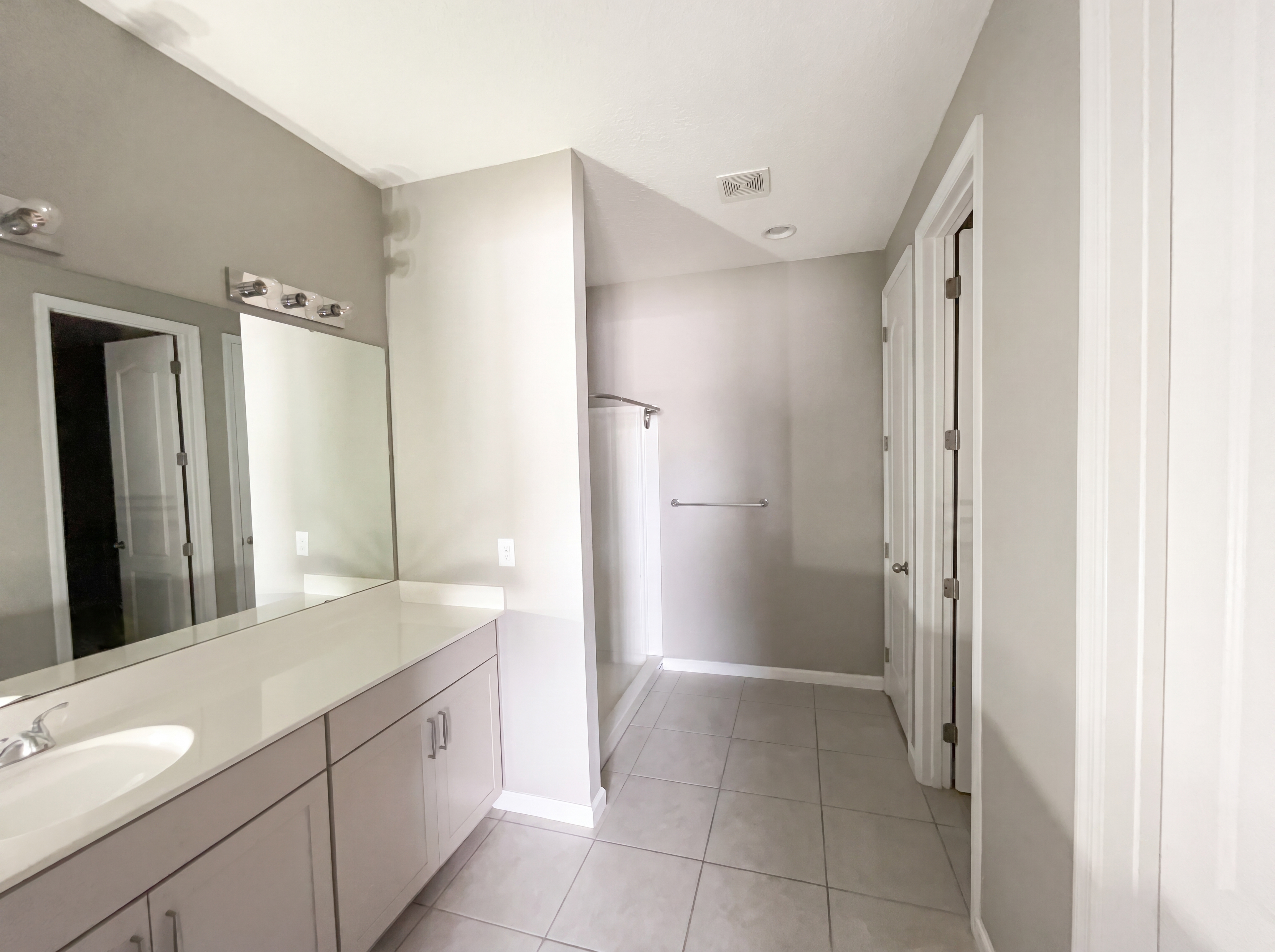 Photo 14 of 29 of 2526 W End Dr, Saint Cloud, FL