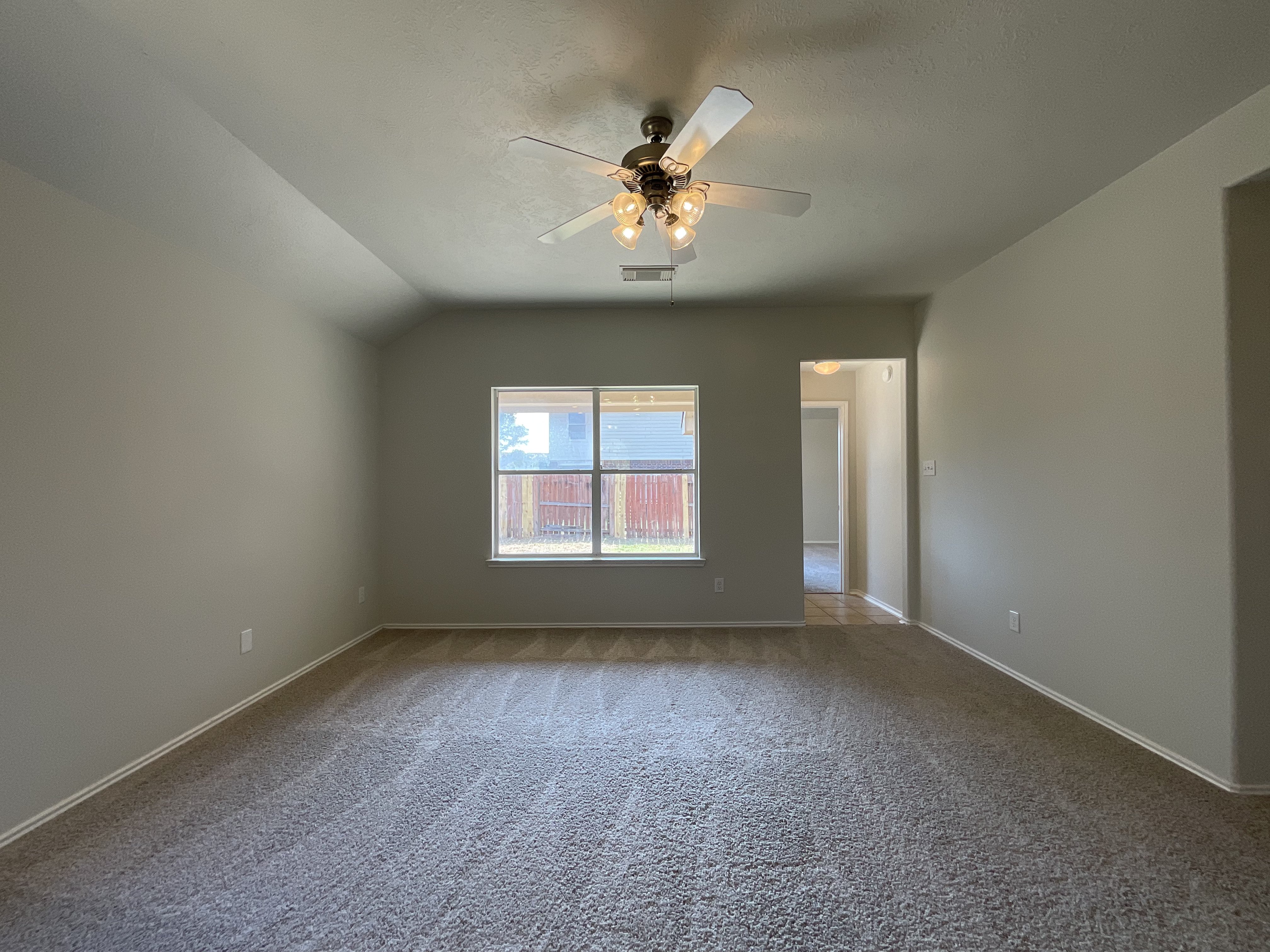 Photo 3 of 37 of 10710 Laurelton Ct, Humble, TX