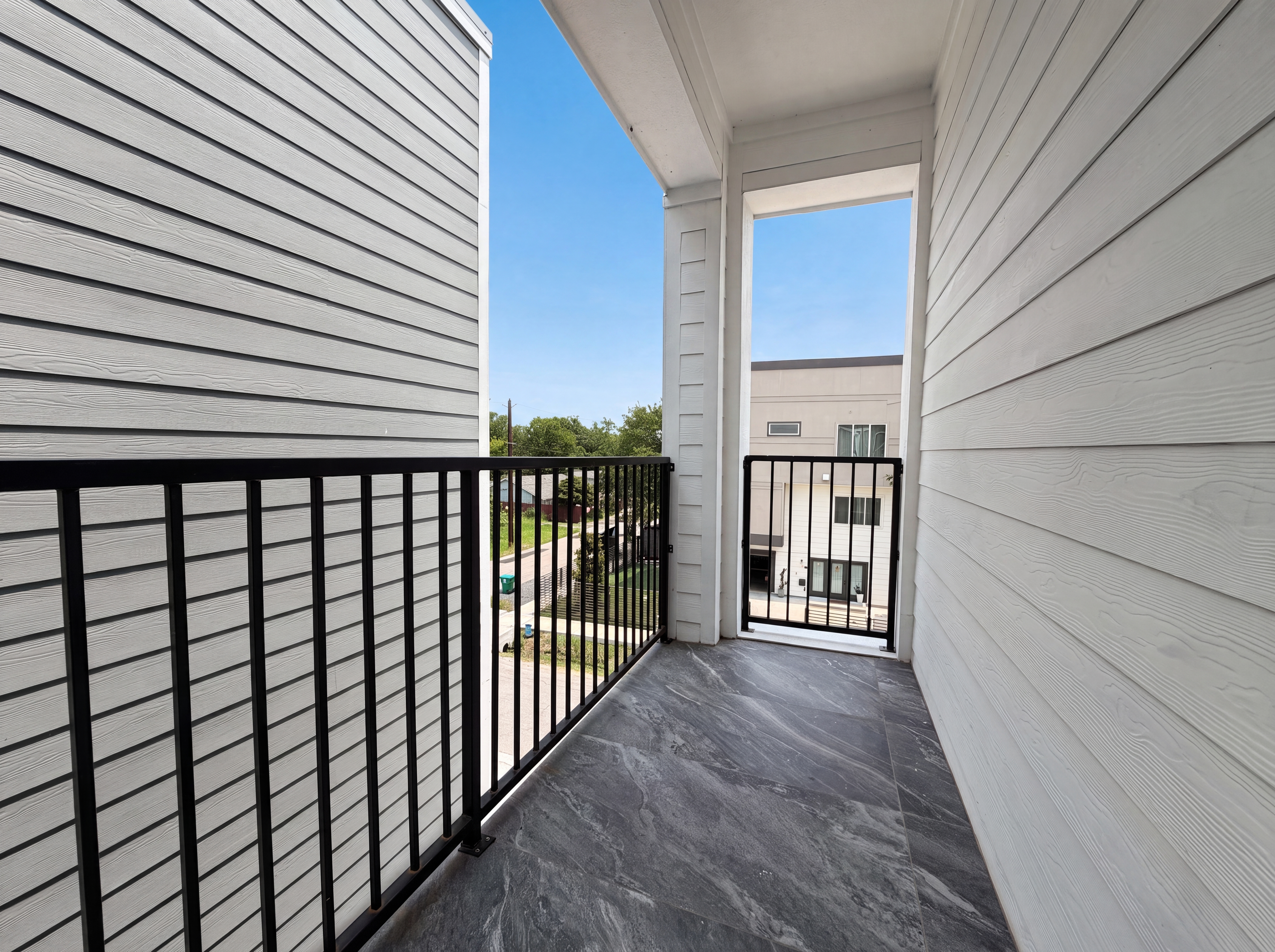 Photo 5 of 19 of 4704 Ward St, Houston, TX