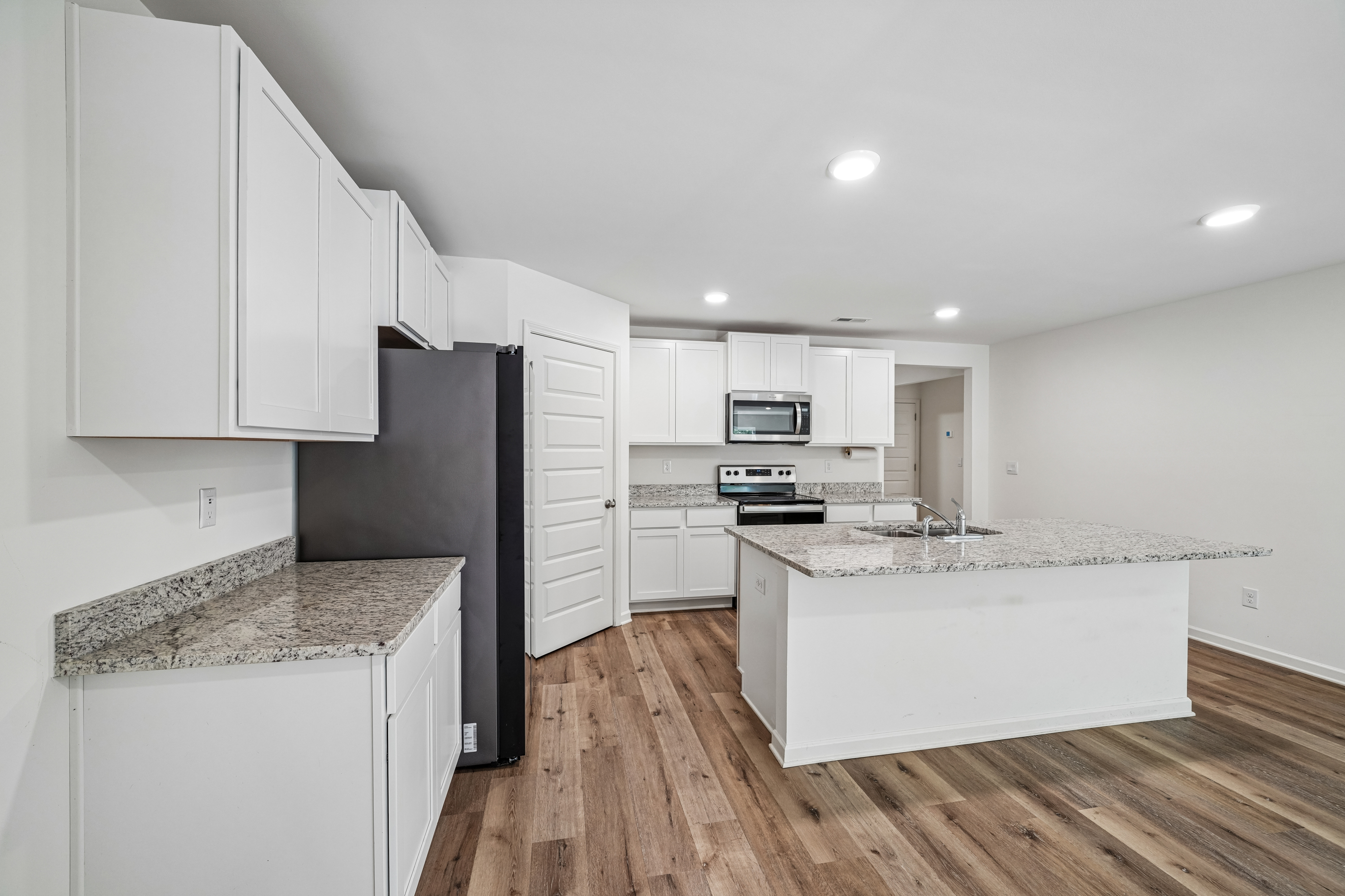 Photo 8 of 30 of 6713 Newbridge Cv, Bessemer, AL