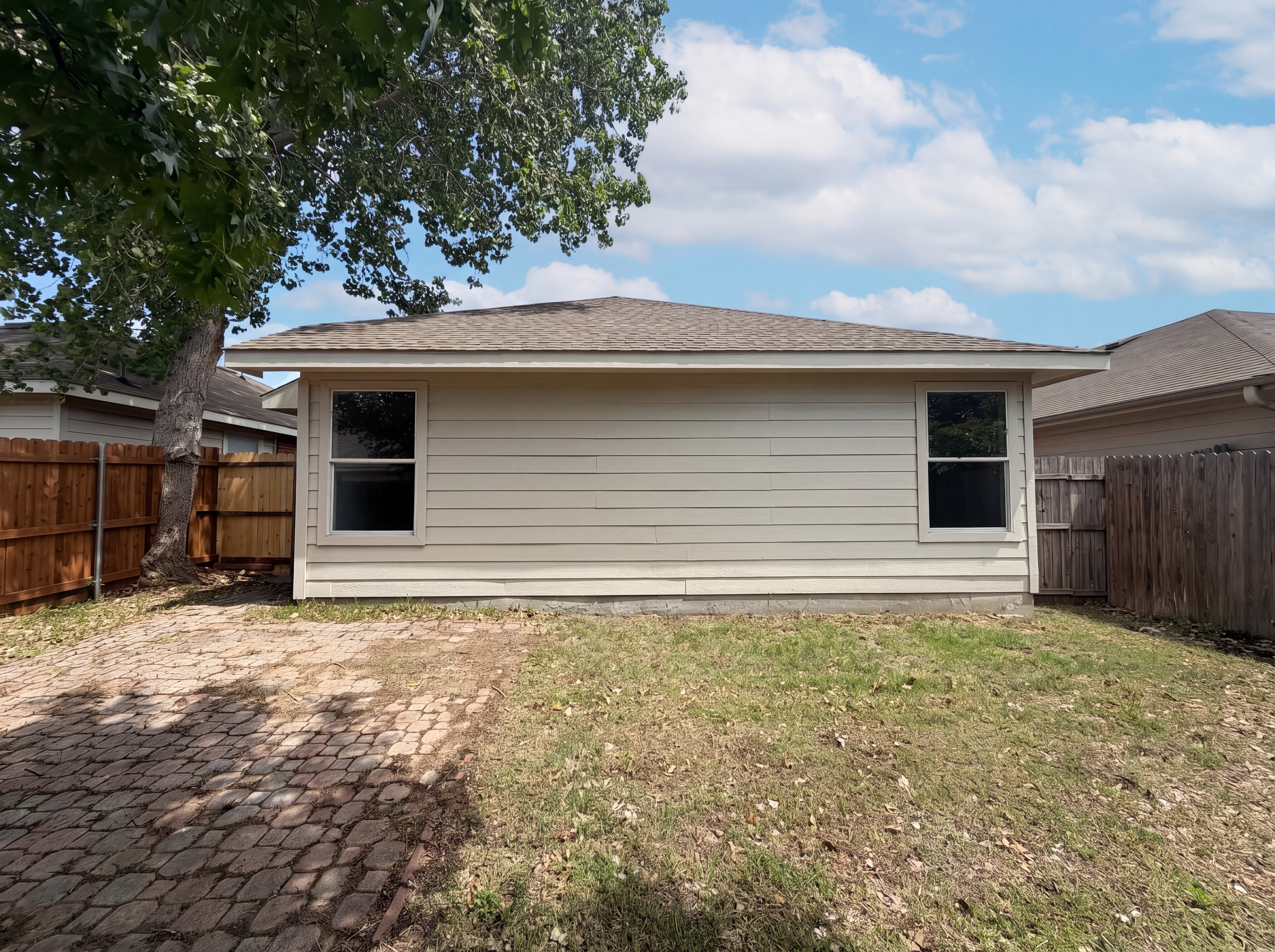 Photo 5 of 25 of 8849 Sun Haven Way, Fort Worth, TX