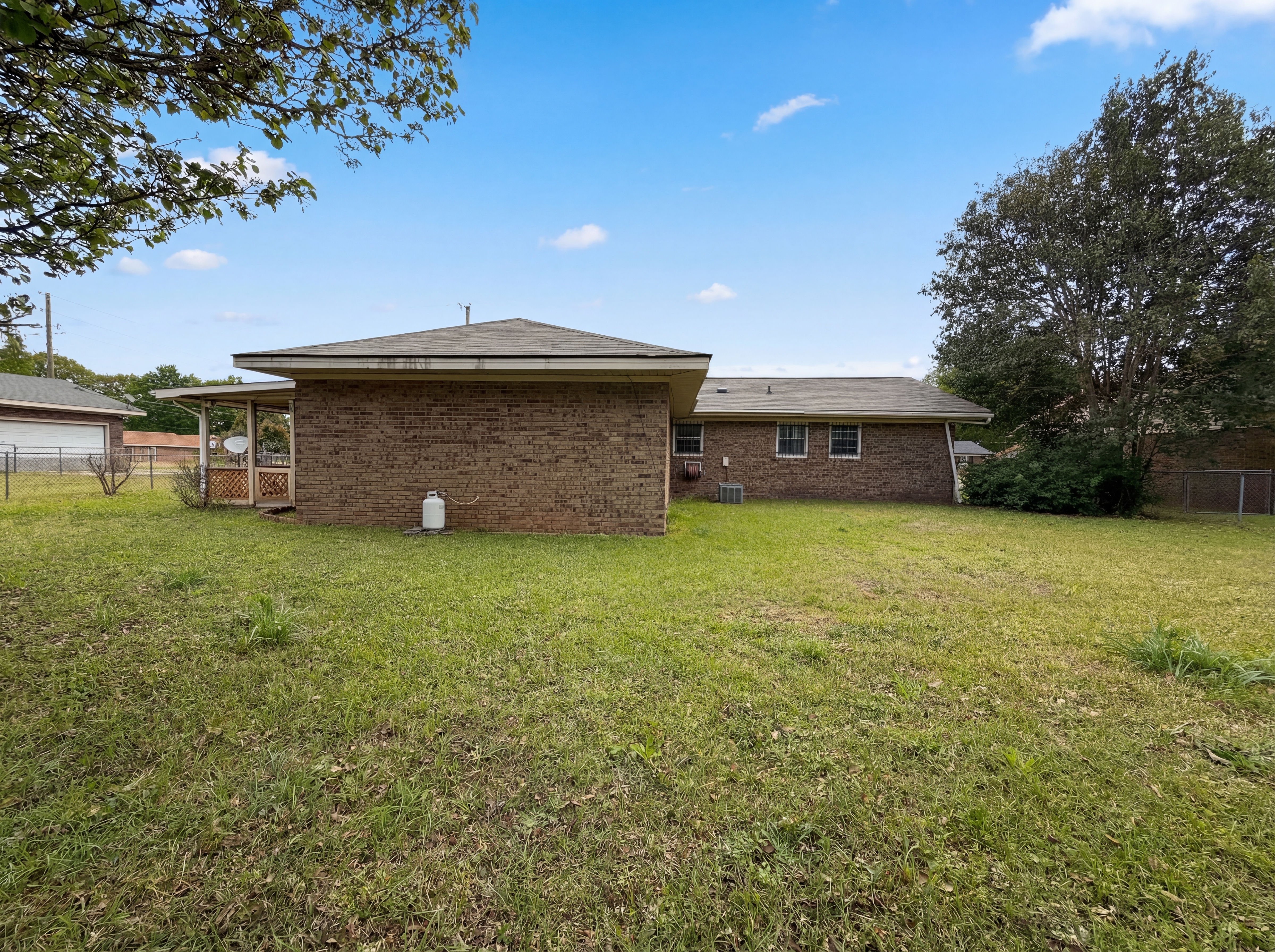 Photo 27 of 28 of 214 Cornell Dr, Warner Robins, GA