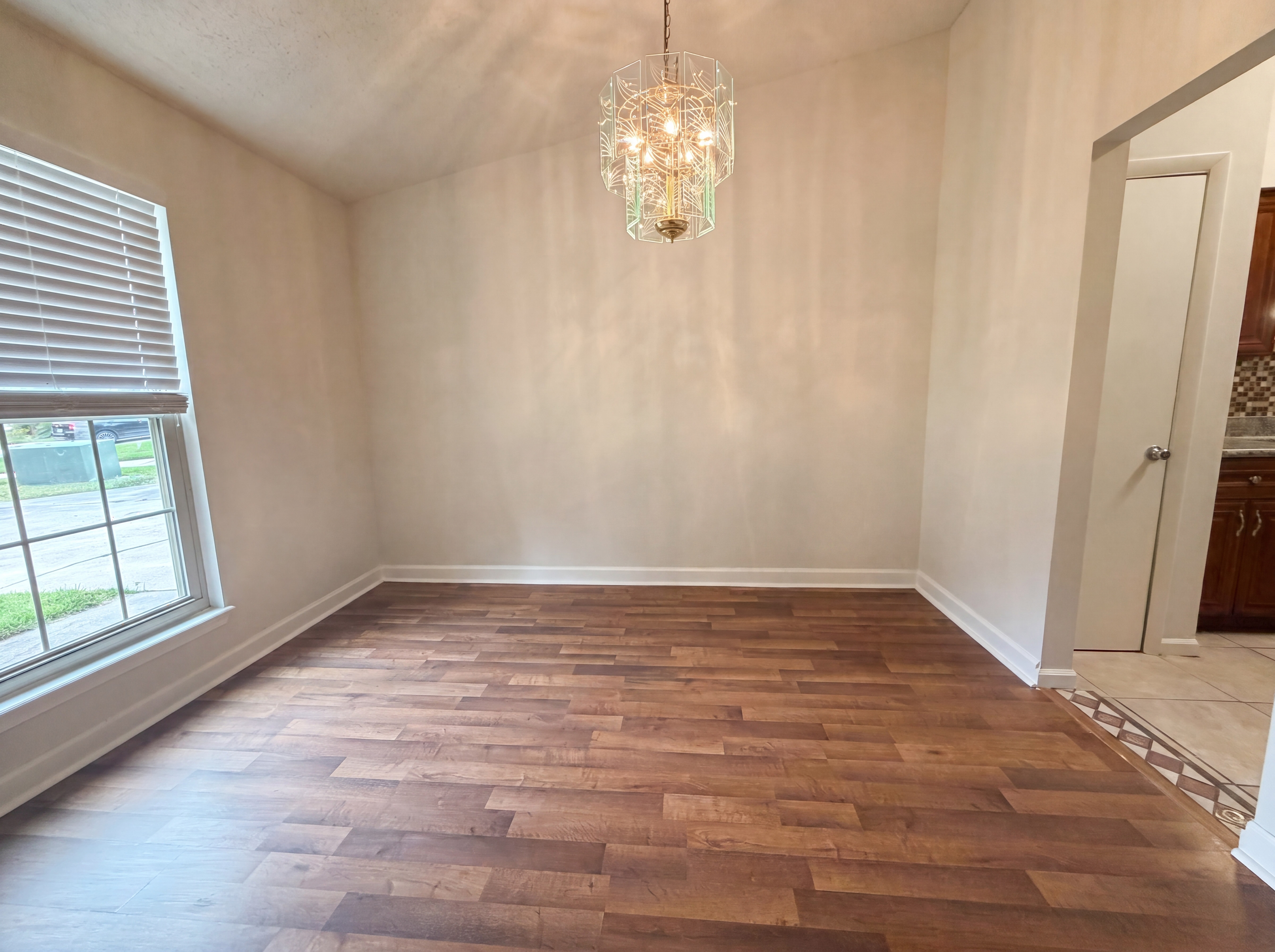 Photo 9 of 22 of 841 Chalmet Ln, Jacksonville, FL