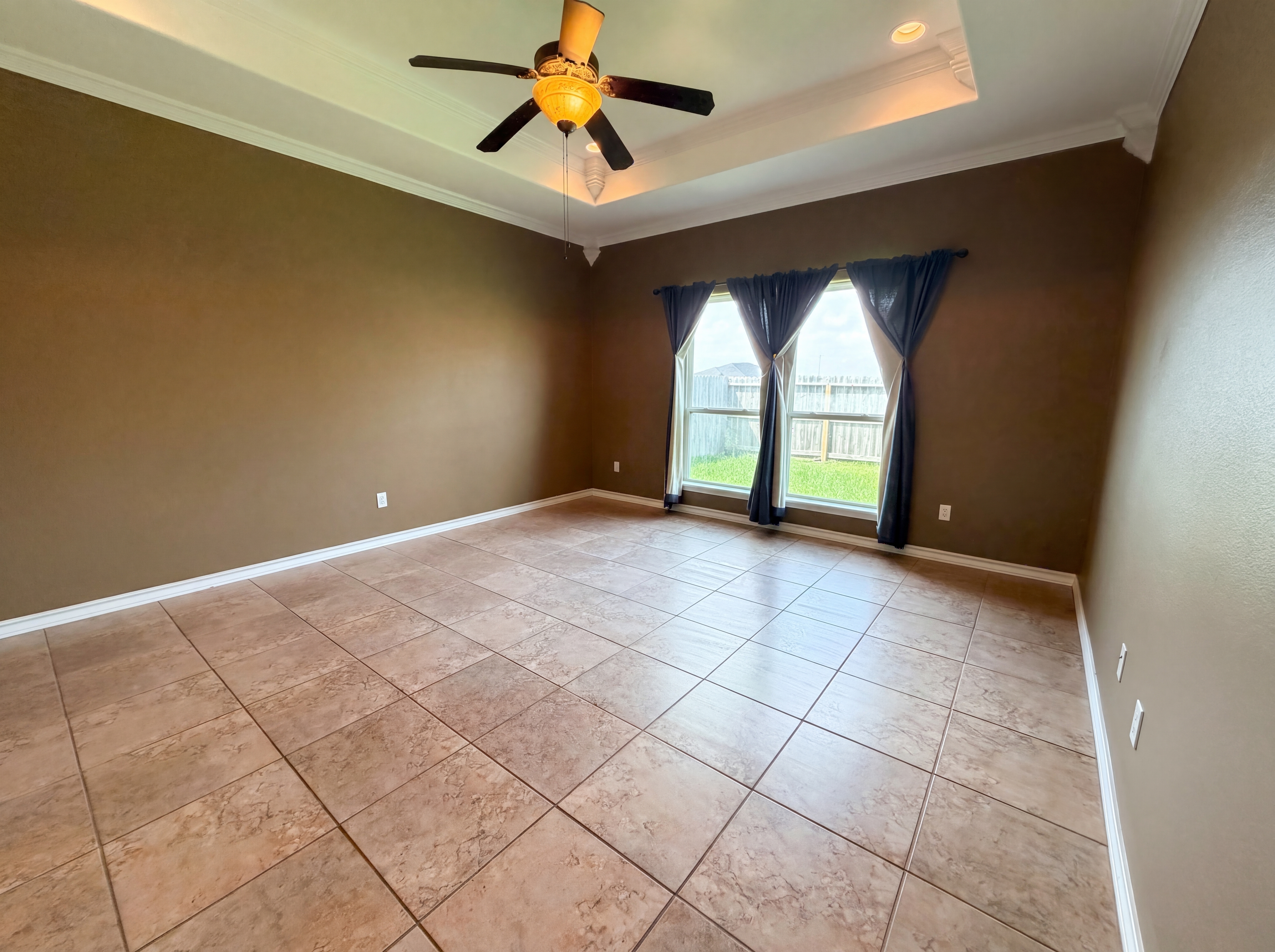 Photo 4 of 18 of 6906 King George Pl, Corpus Christi, TX