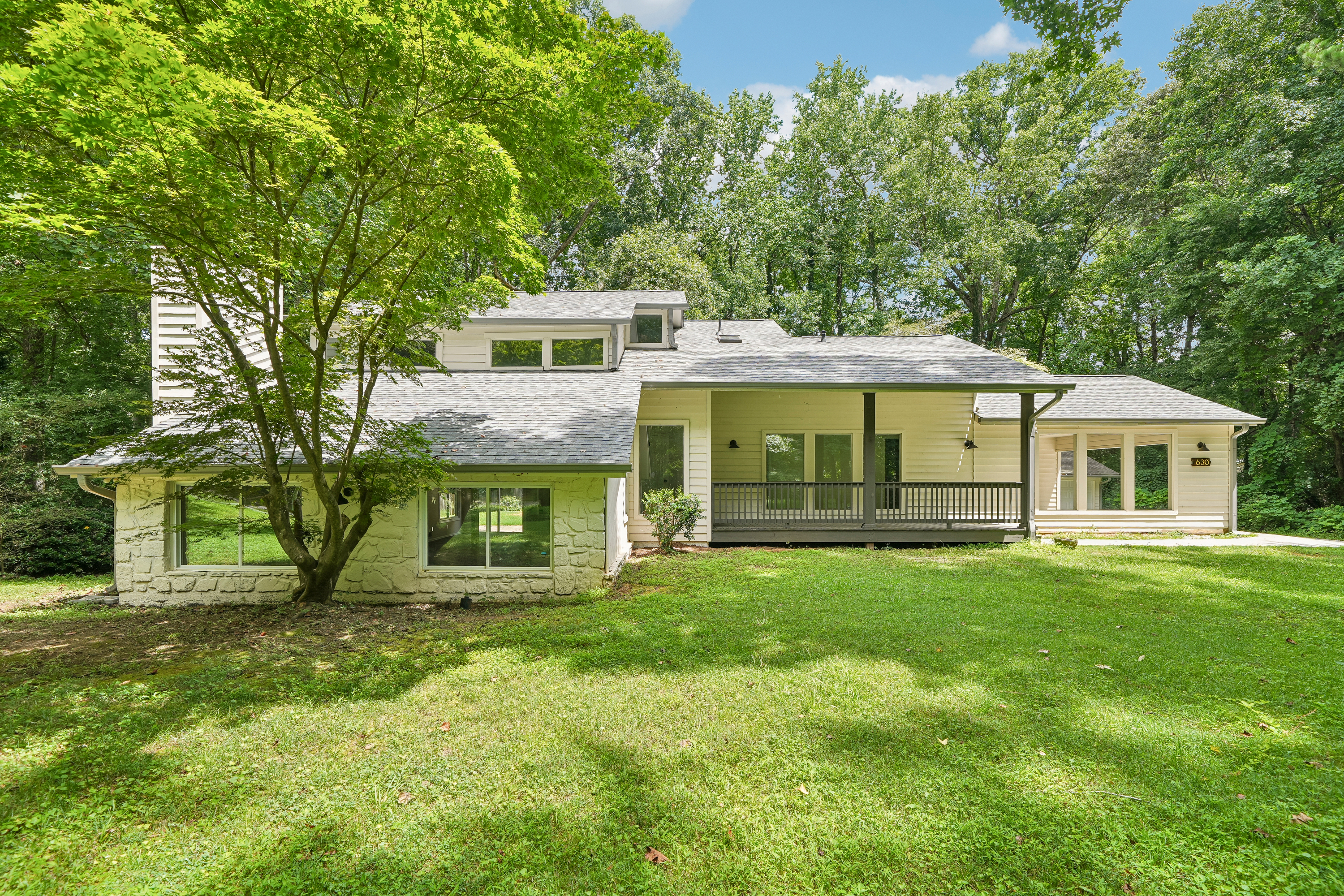Photo 7 of 47 of 630 Benson Hurst Dr SW, Mableton, GA