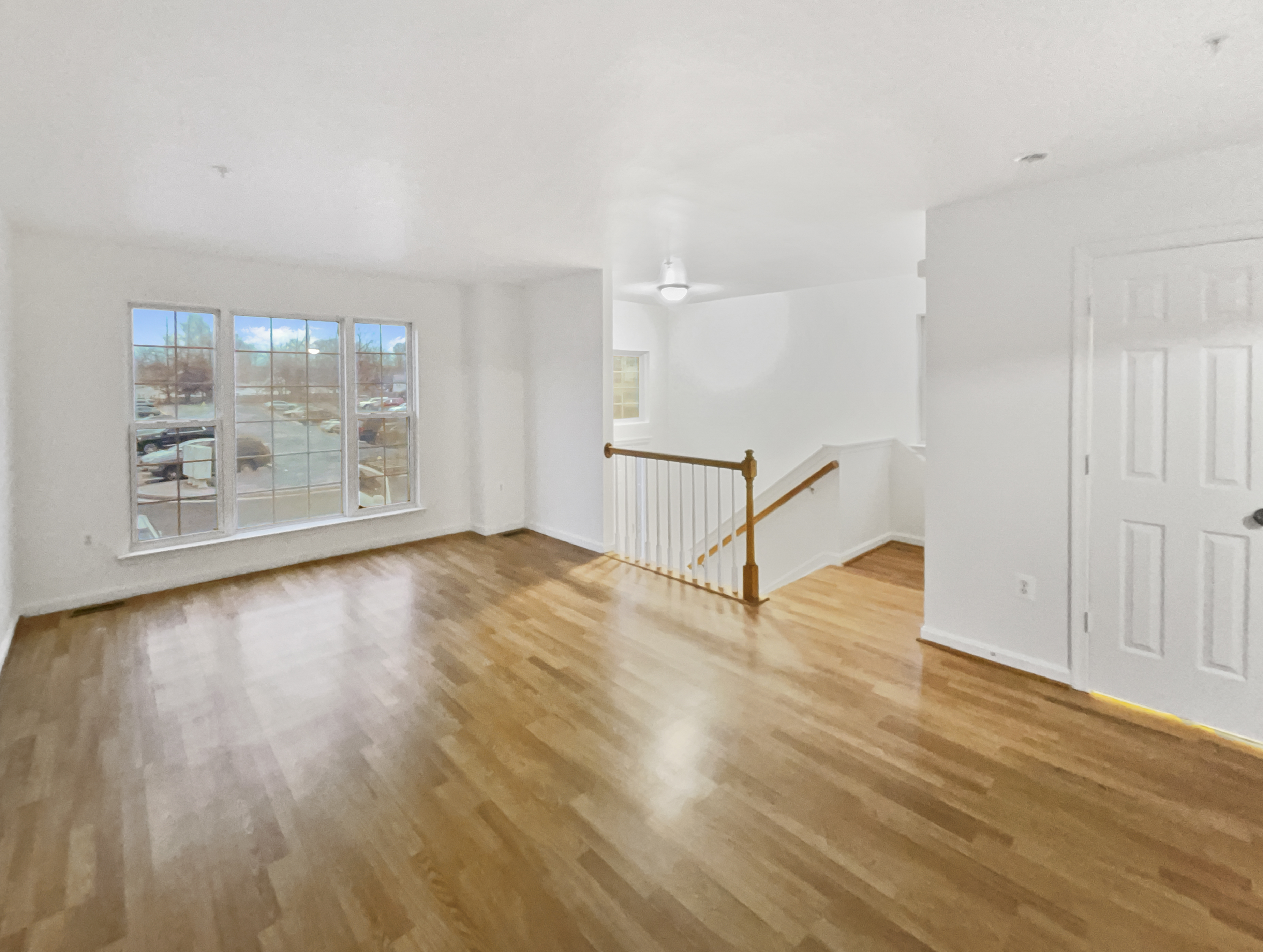 Photo 3 of 45 of 10800 Nautica Pl, White Plains, MD