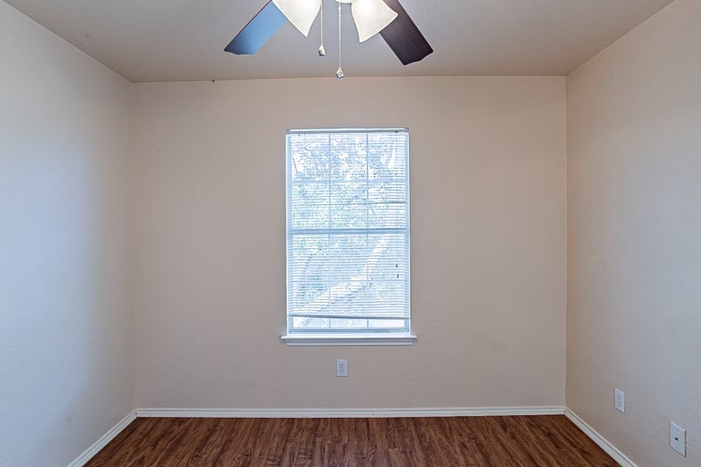 Photo 17 of 21 - 956 Marble Pt, San Antonio, TX 78251