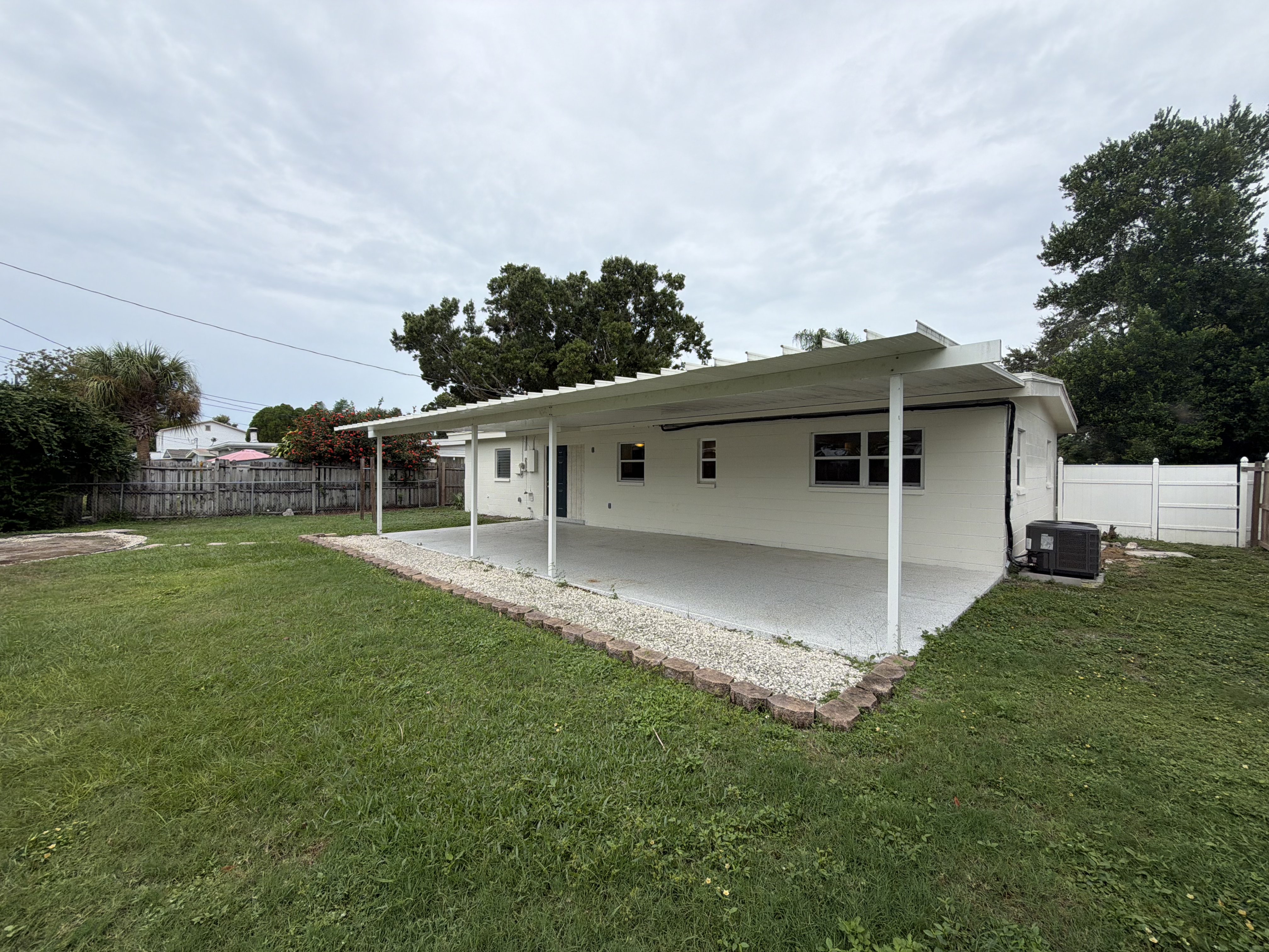 Photo 19 of 24 of 1371 Jeffords St, Clearwater, FL