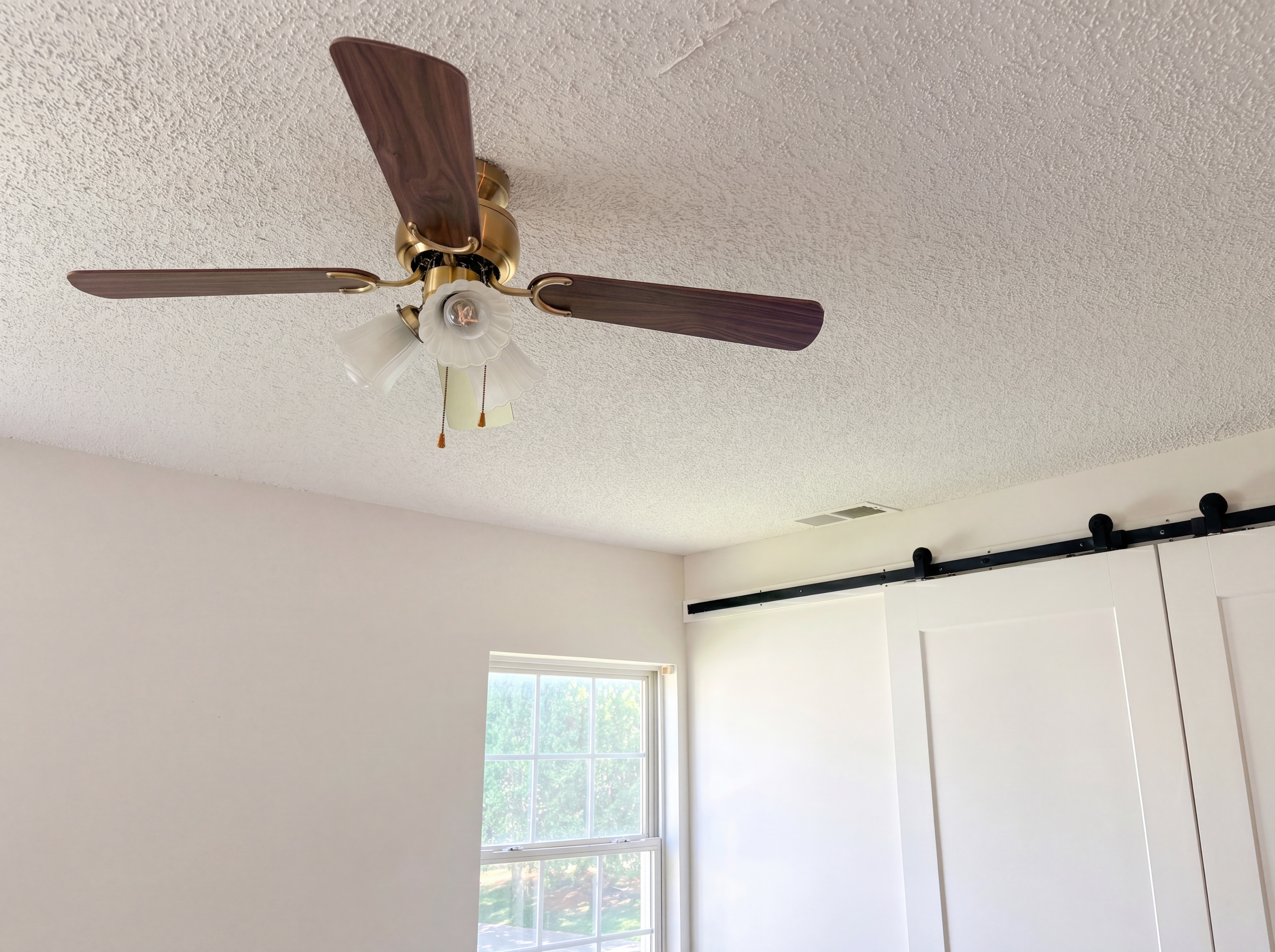 Photo 10 of 18 of 6032 Briggs Dr, Charlotte, NC