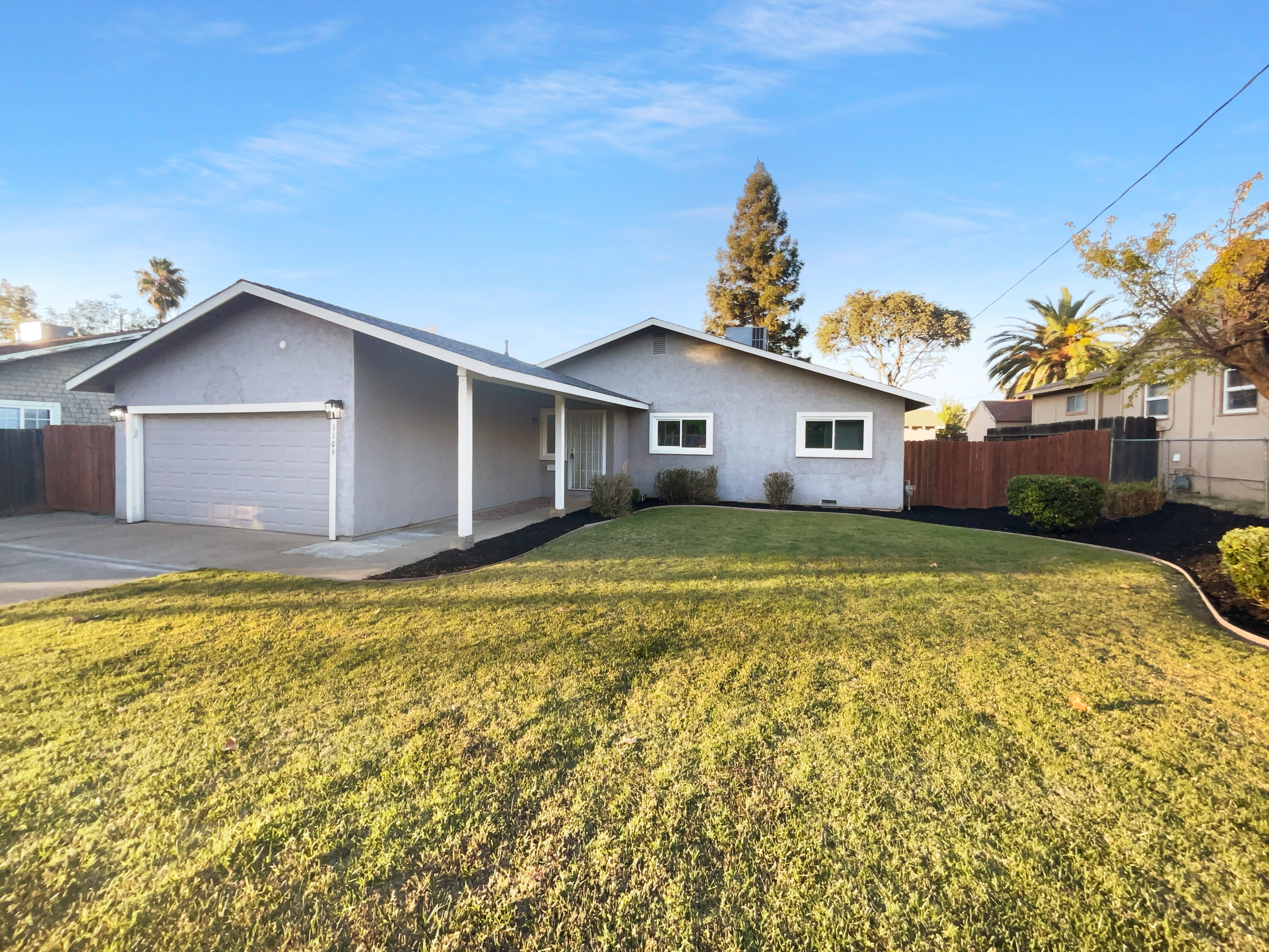 Photo 7 of 22 of 1109 Frienza Ave, Sacramento, CA