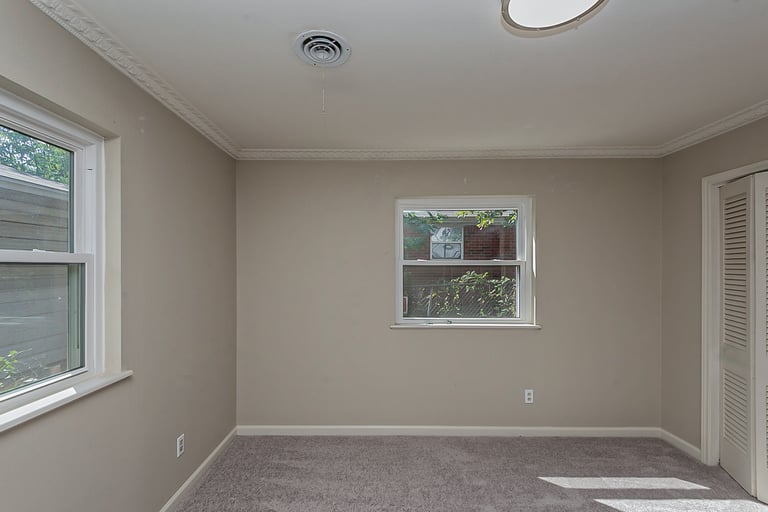Photo 12 of 19 - 2605 Carten St, Fort Worth, TX 76112