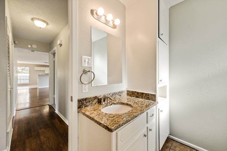 Photo 20 of 23 - 2517 Laredo Ct, Arlington, TX 76015