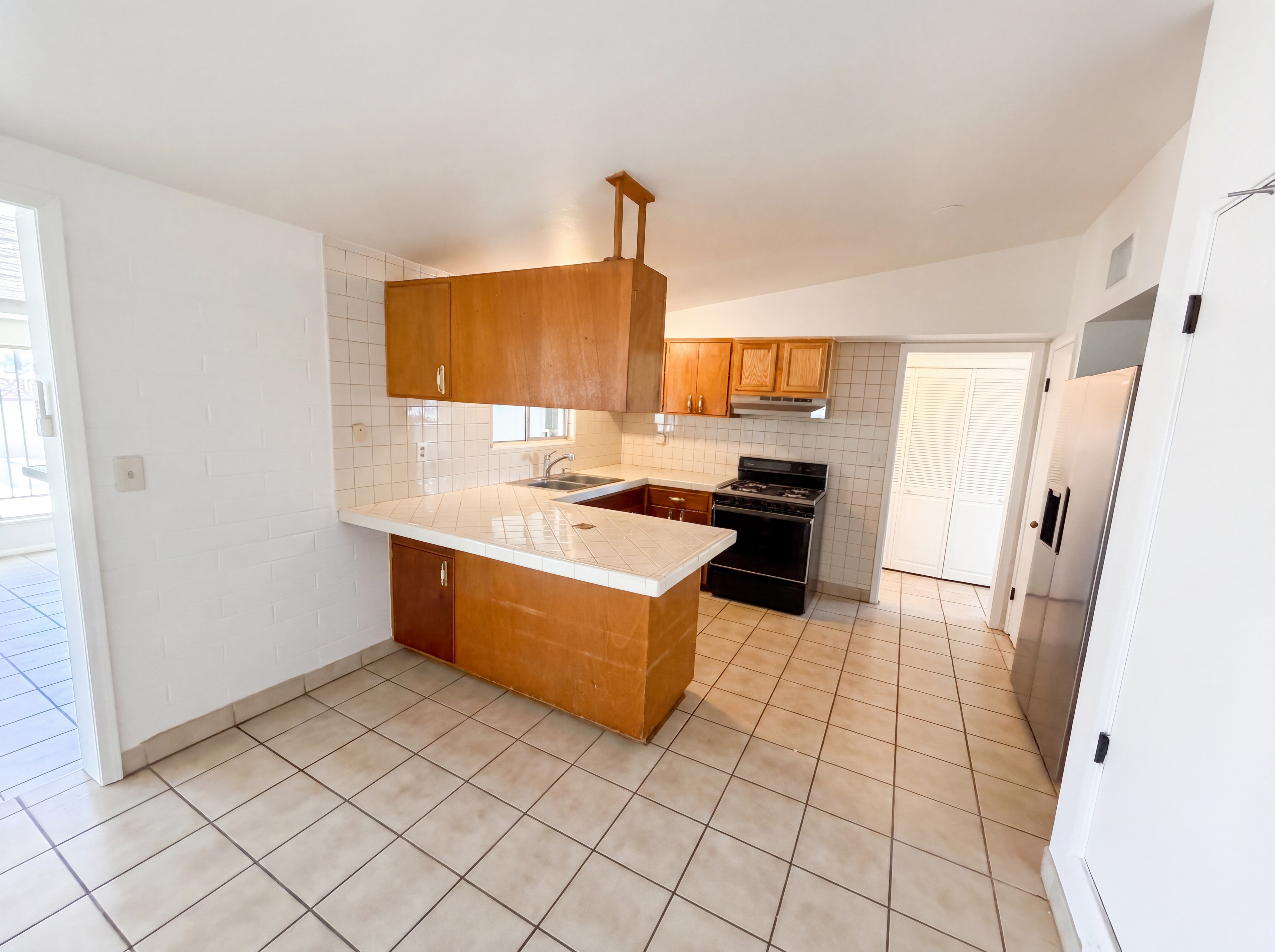 Photo 7 of 24 of 1133 W Edgewater Dr, Tucson, AZ