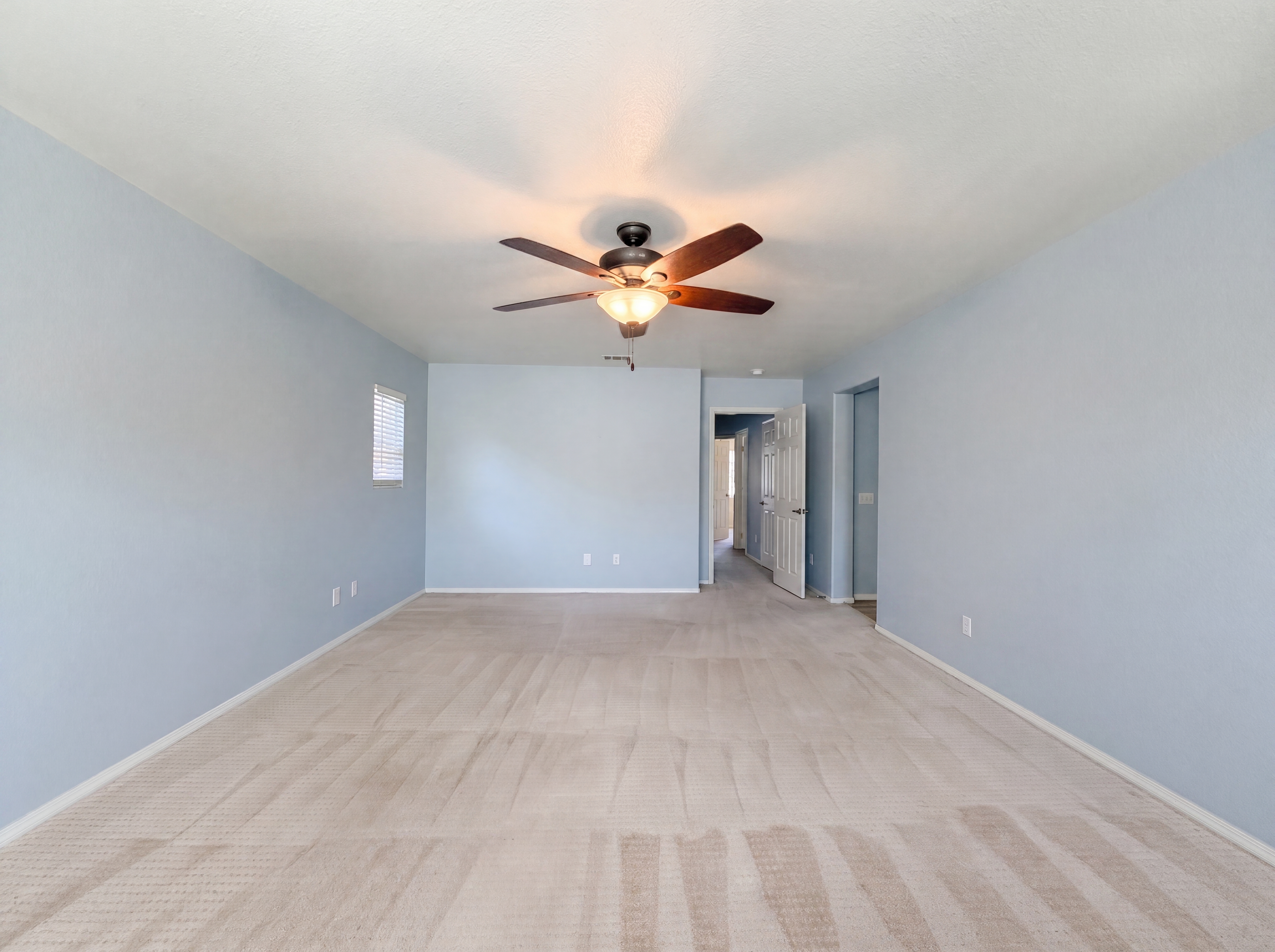Photo 4 of 24 of 29206 Rio Lobo Way, Valencia, CA