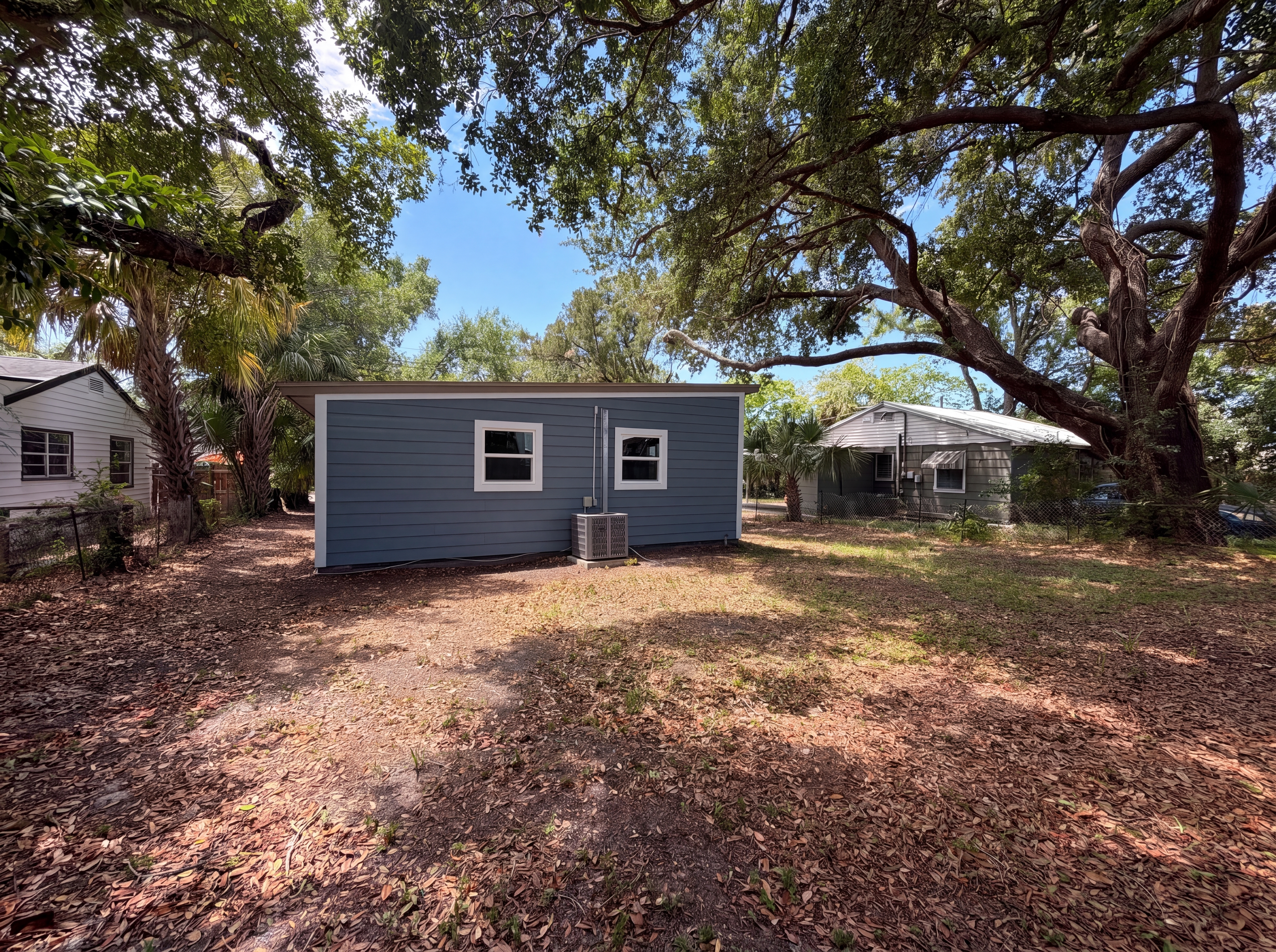 Photo 5 of 17 of 4010 E Paris St, Tampa, FL