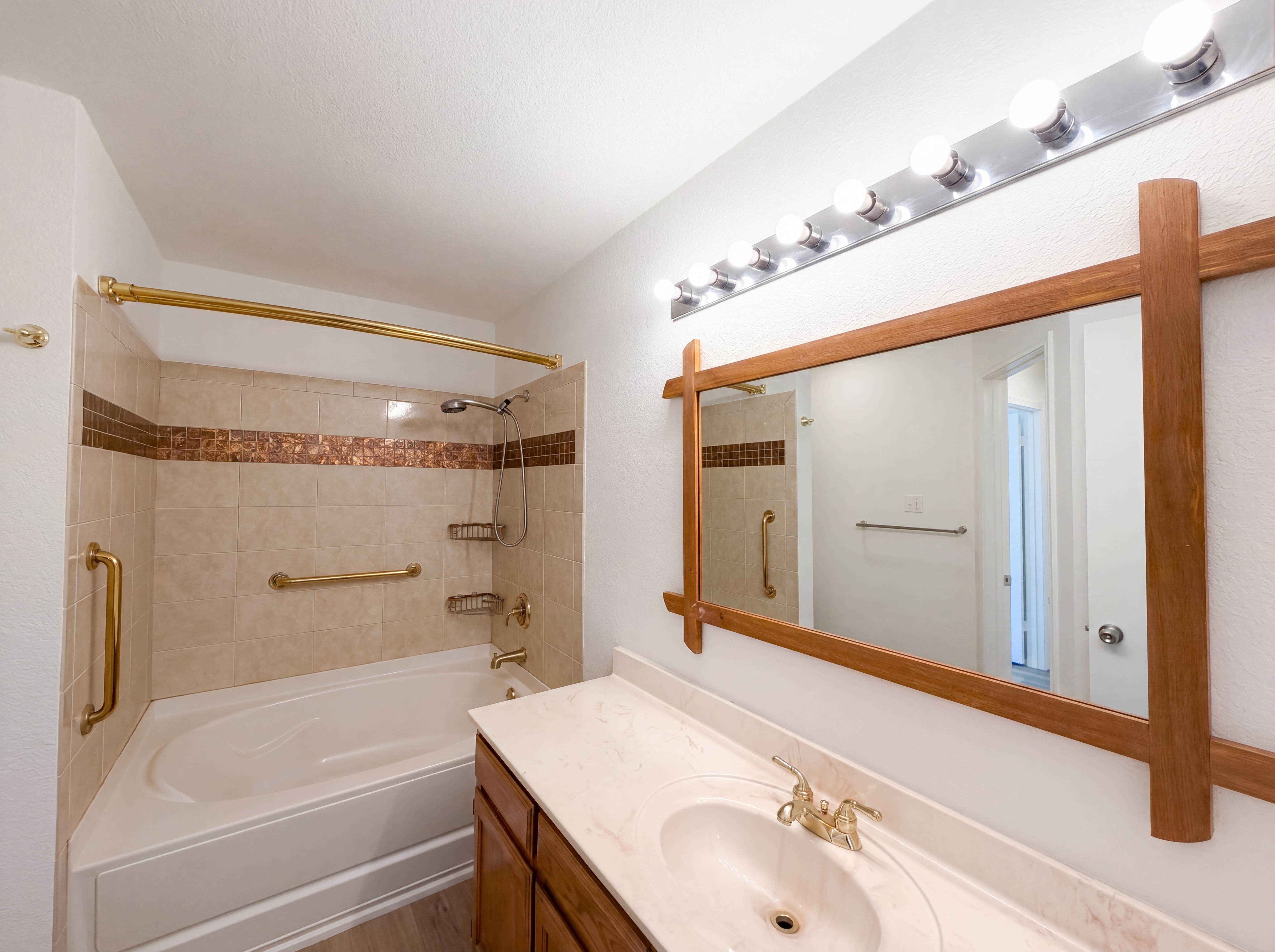 Photo 18 of 22 of 4700 Maryannes Meadow Dr, Fort Worth, TX