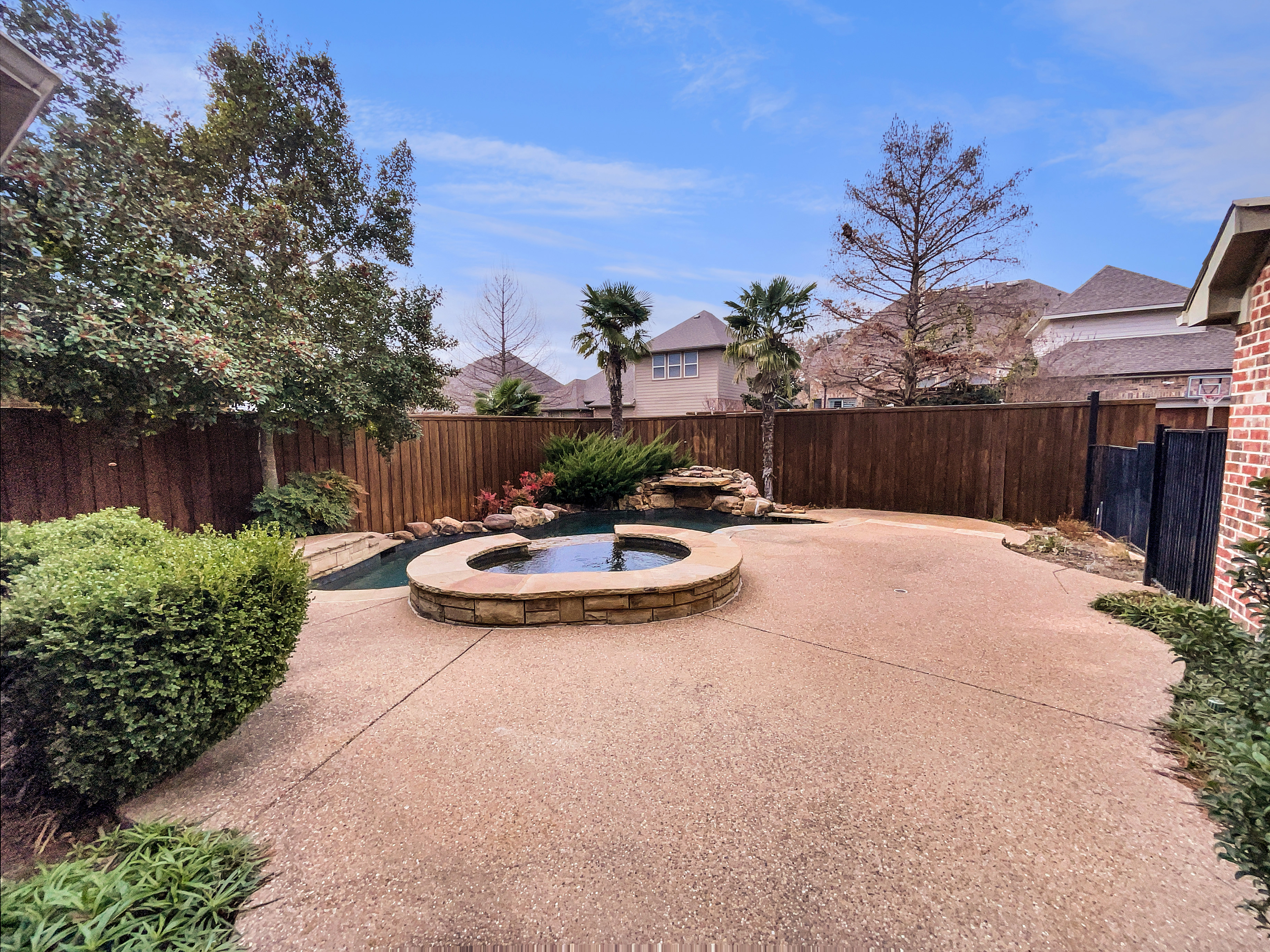 Photo 26 of 36 of 913 Clack Dr, Garland, TX