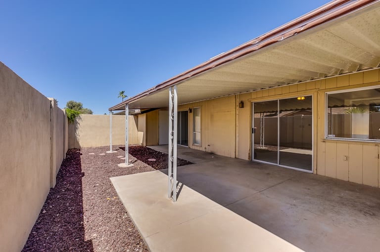 Photo 5 of 16 - 5265 W Carol Ave, Glendale, AZ 85302
