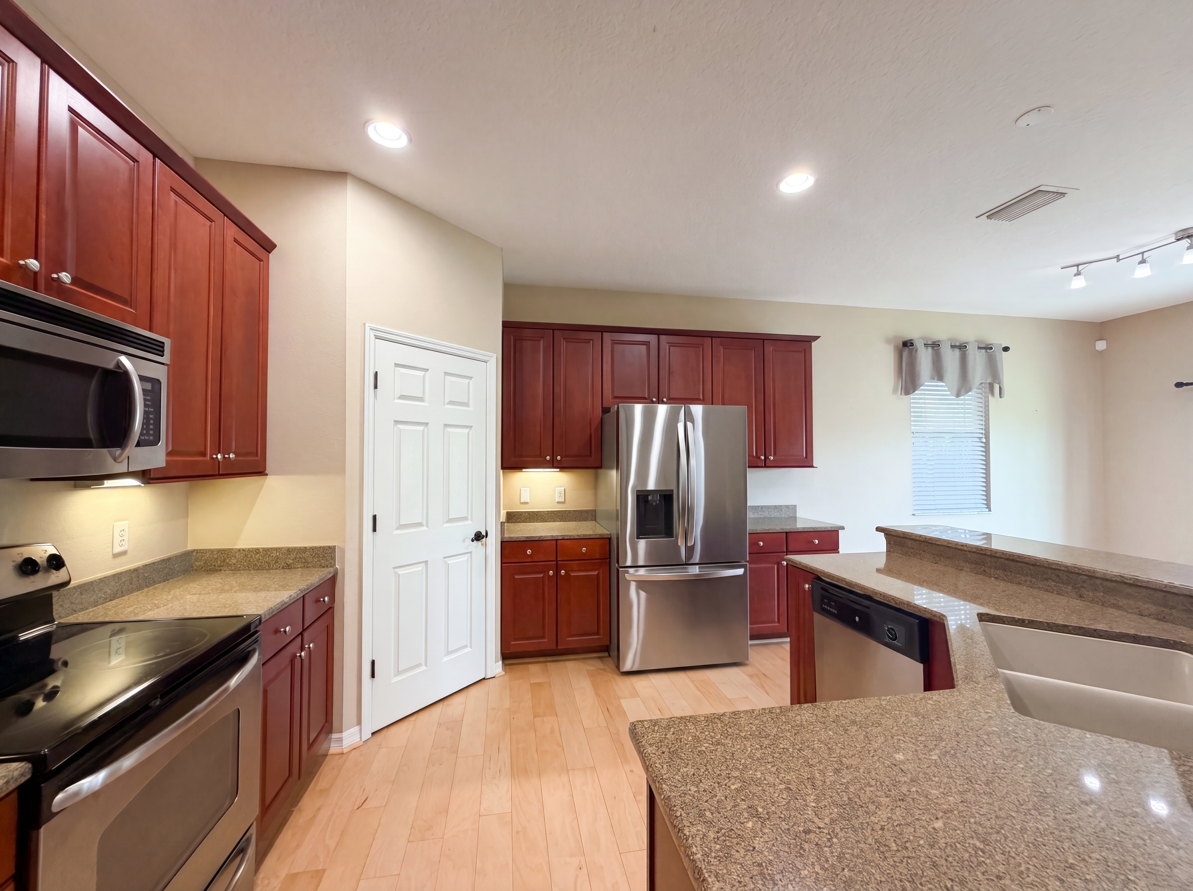 Photo 7 of 27 of 5605 Windsong Oak Dr, Leesburg, FL