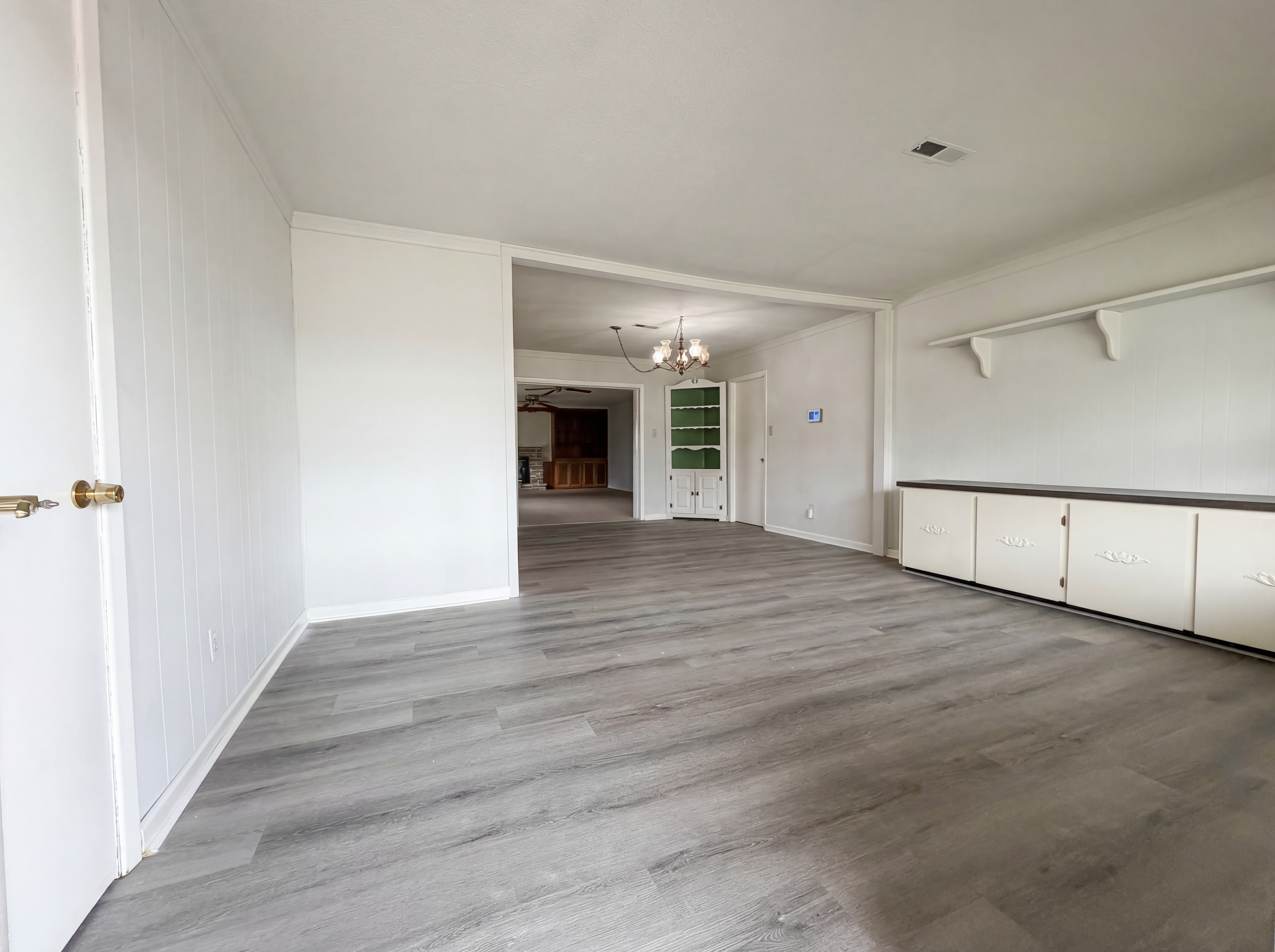 Photo 7 of 28 of 214 Cornell Dr, Warner Robins, GA