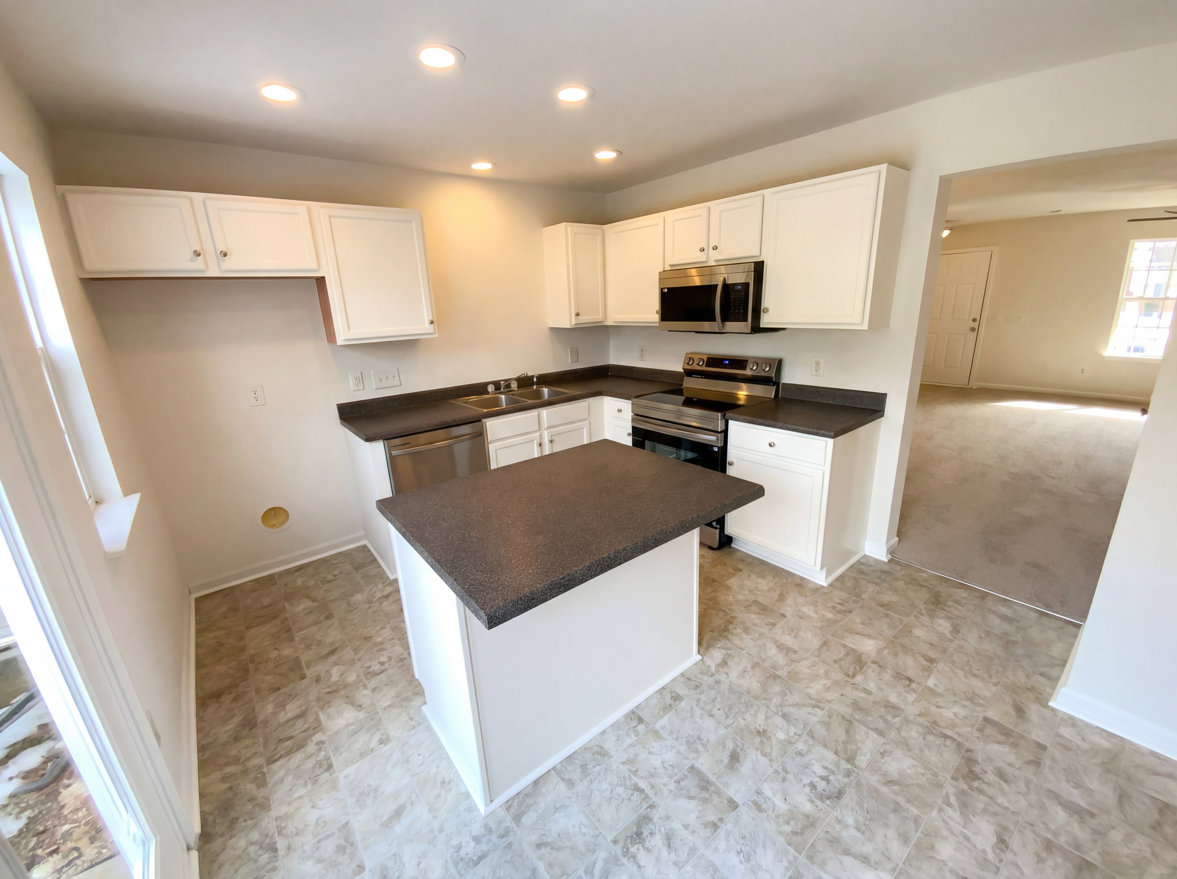 Photo 9 of 21 of 474 Saratoga Ct, Winston Salem, NC
