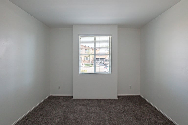 Photo 16 of 34 - 34925 Lava Tree Ln, Winchester, CA 92596