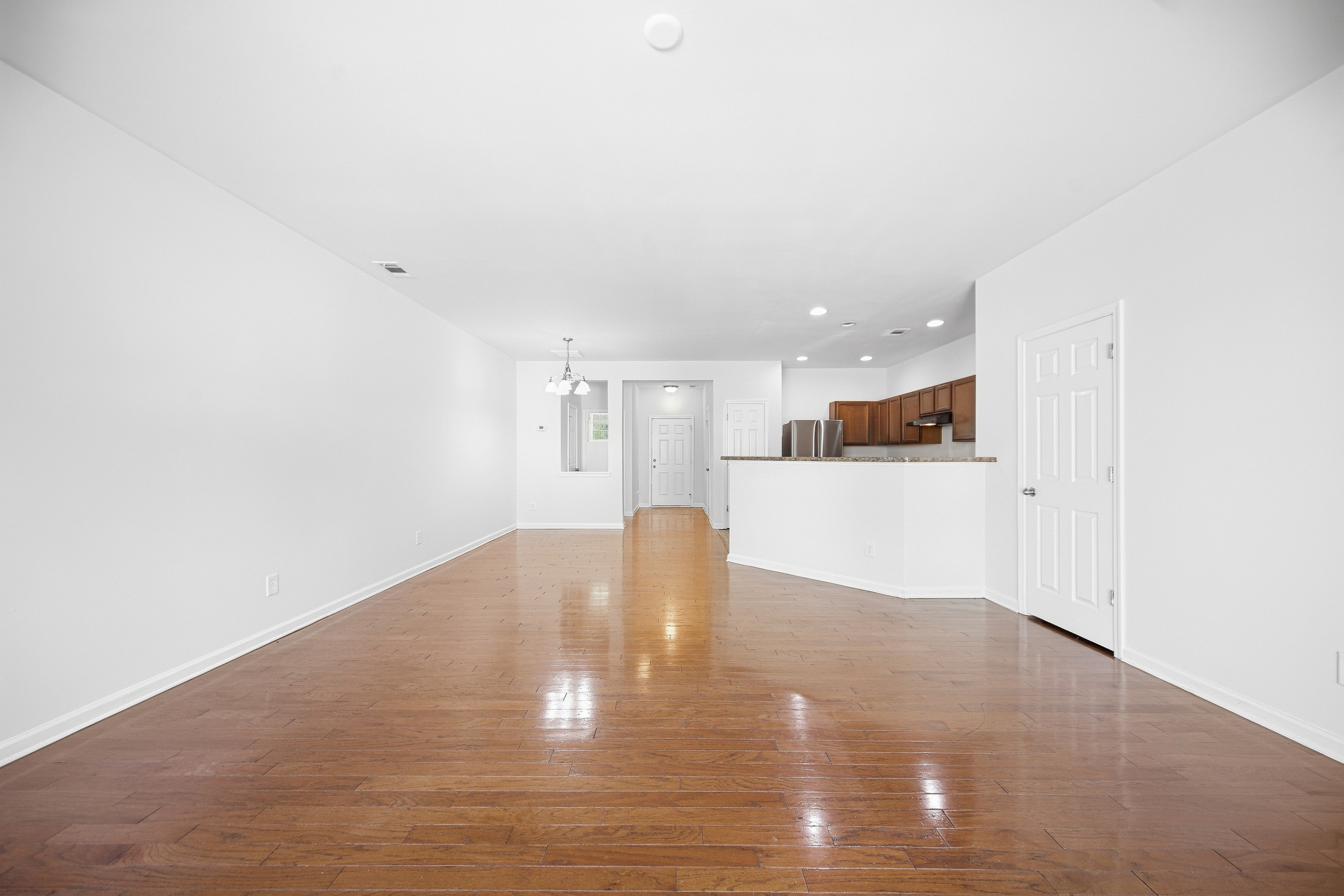 Photo 6 of 22 of 3318 Fernview Dr, Lawrenceville, GA