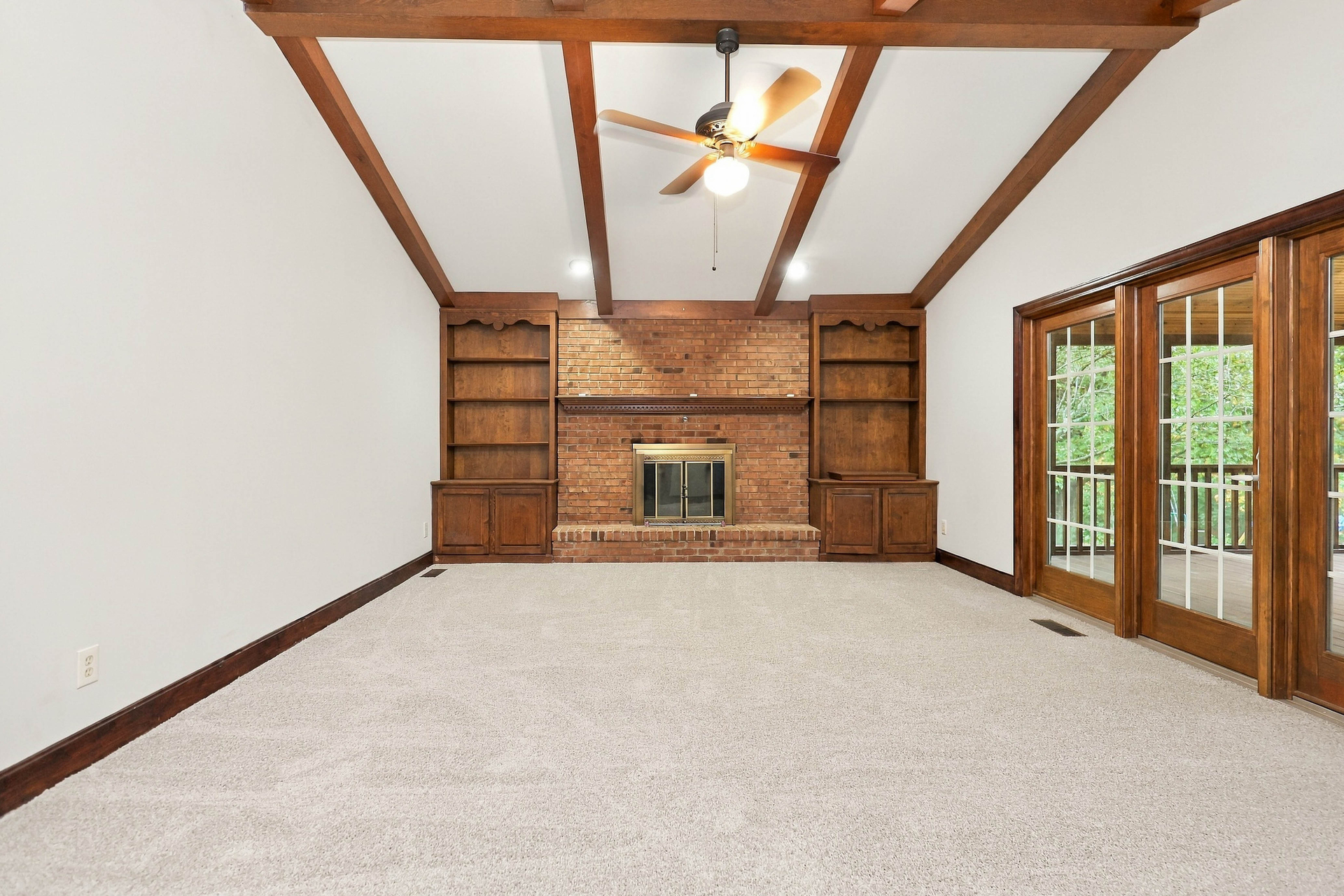 Photo 2 of 22 of 7043 Stonington Rd, Cincinnati, OH