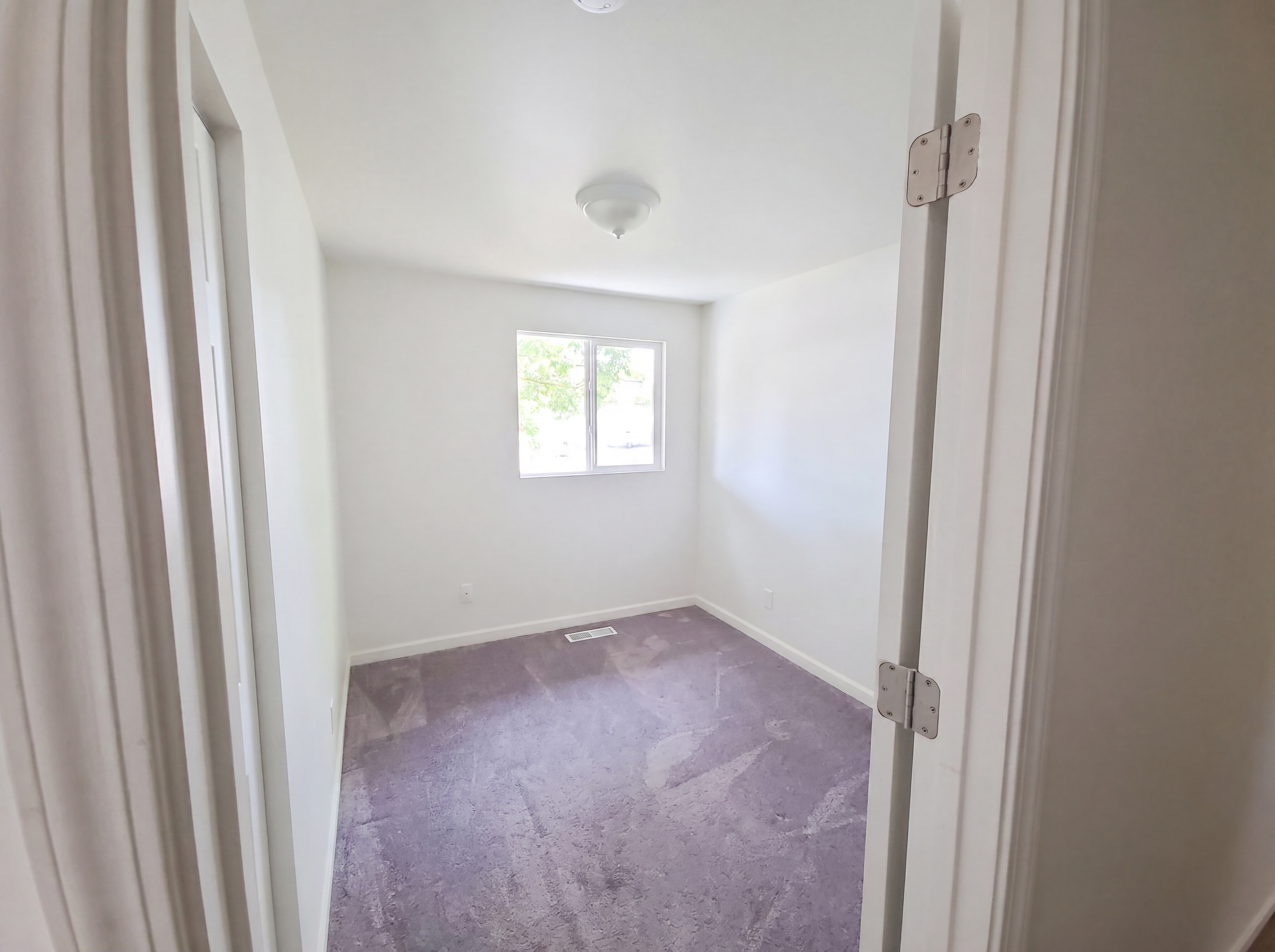 Photo 7 of 16 of 2508 W Francis Ave, Spokane, WA