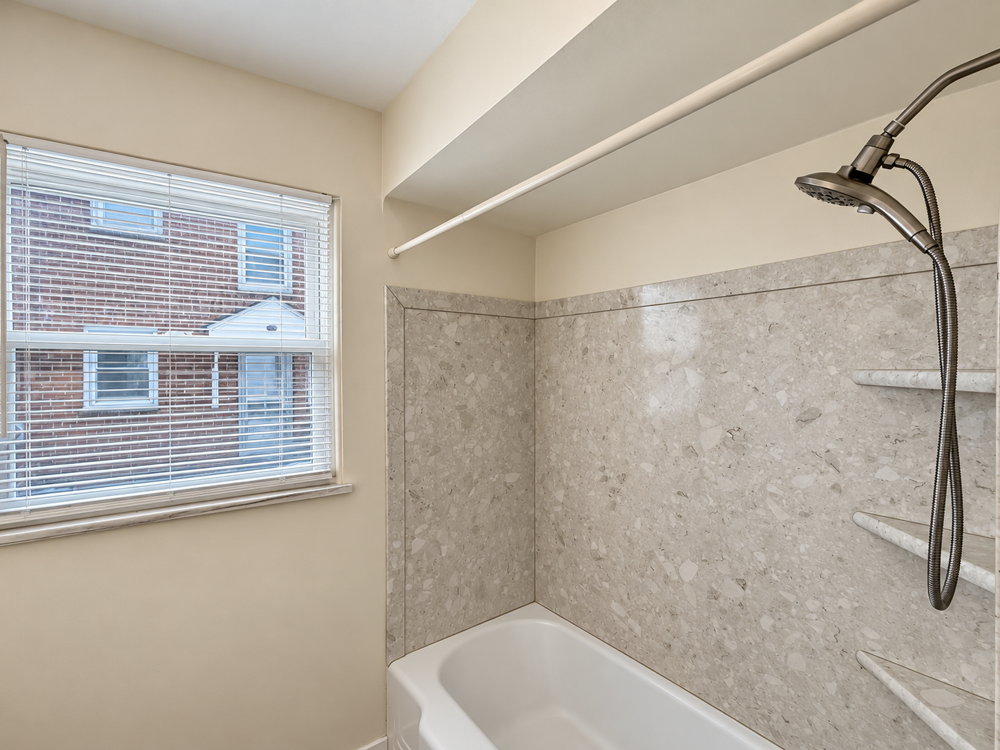 Photo 33 of 39 of 8223 Manorford Dr, Cleveland, OH