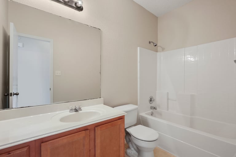Photo 16 of 25 - 6337 Downeast Dr, Fort Worth, TX 76179
