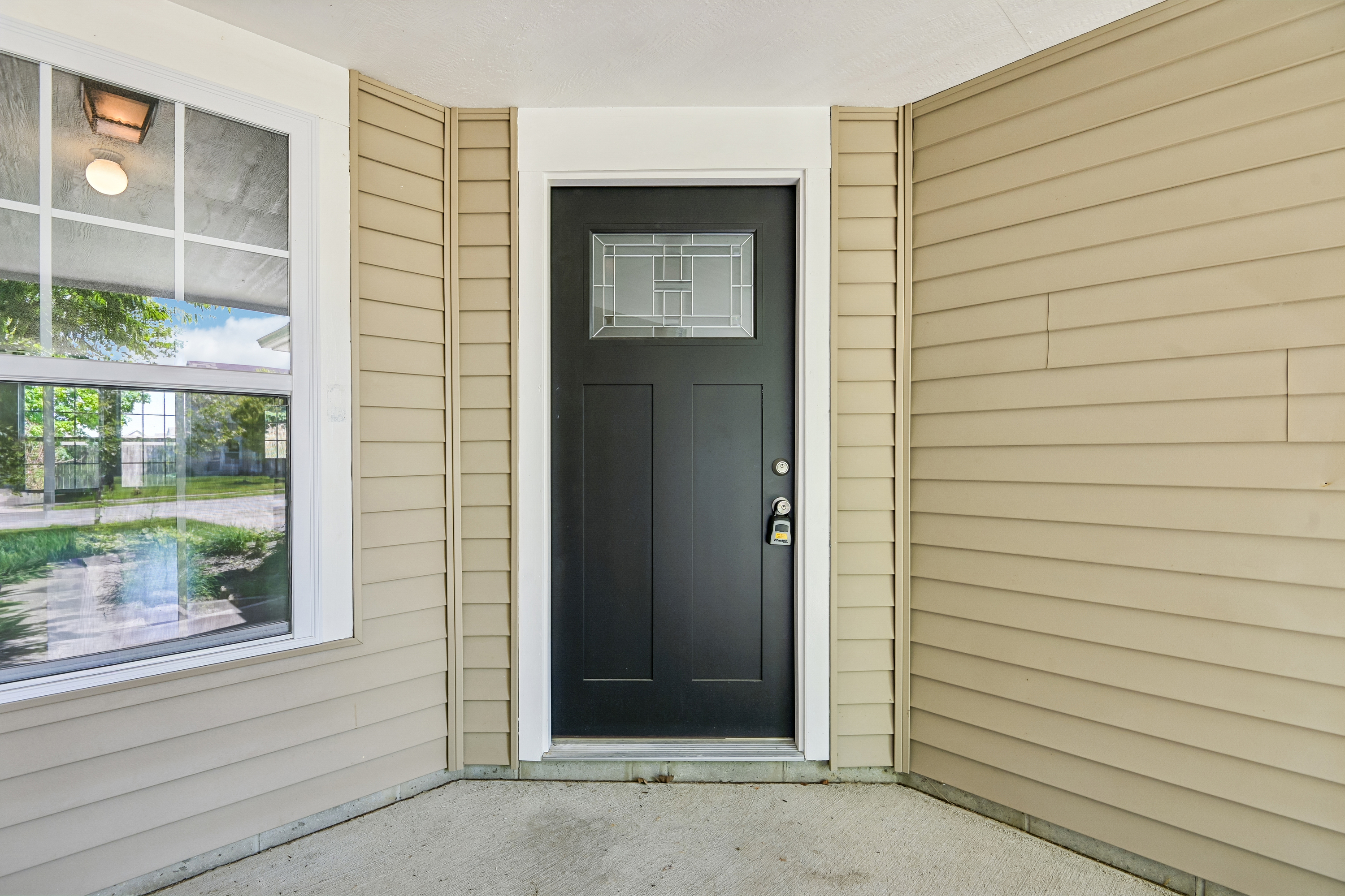 Photo 9 of 36 of 503 Bourneside Dr, Greenfield, IN