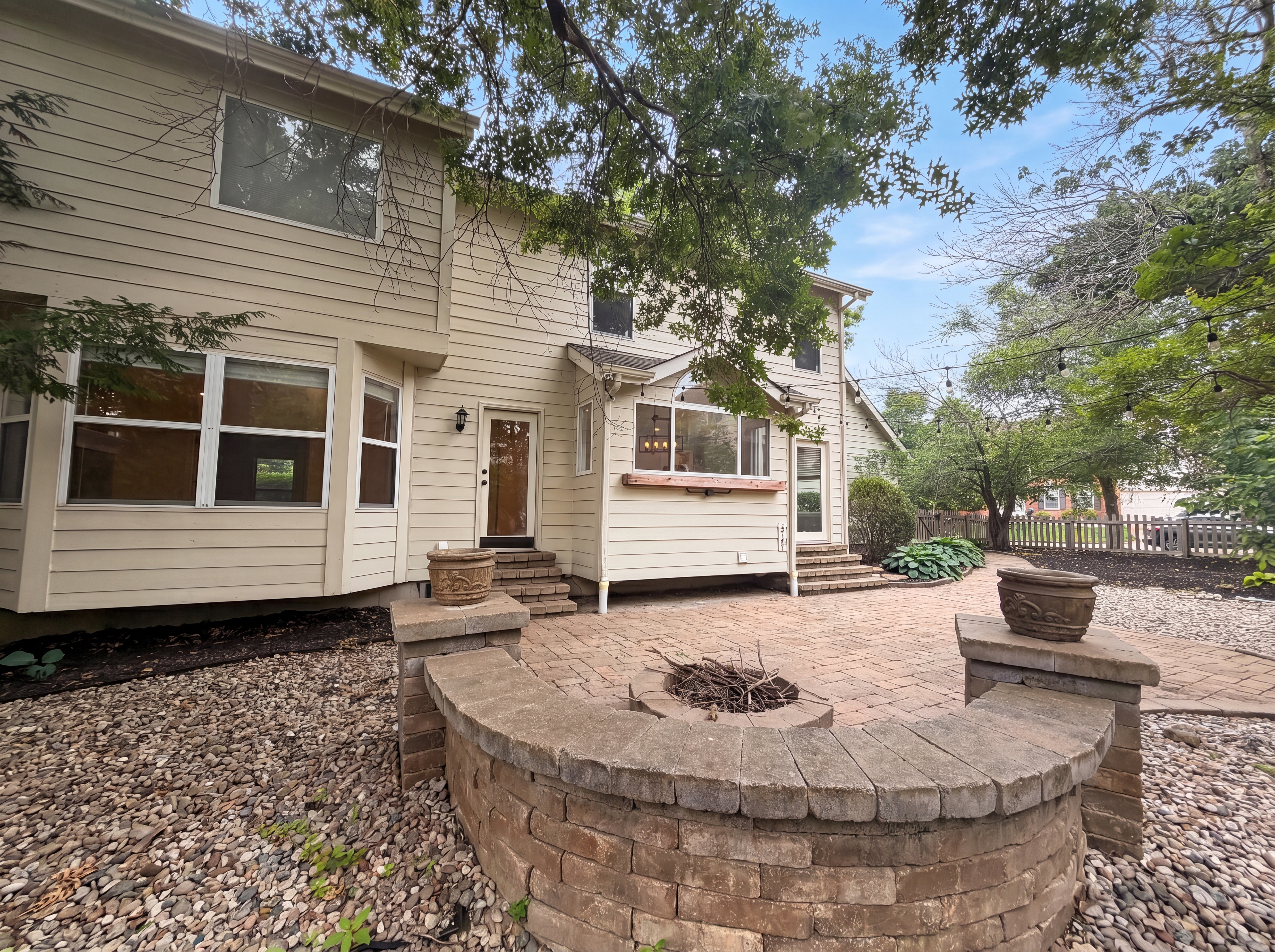 Photo 5 of 31 of 16201 Surfview Ct, Grover, MO