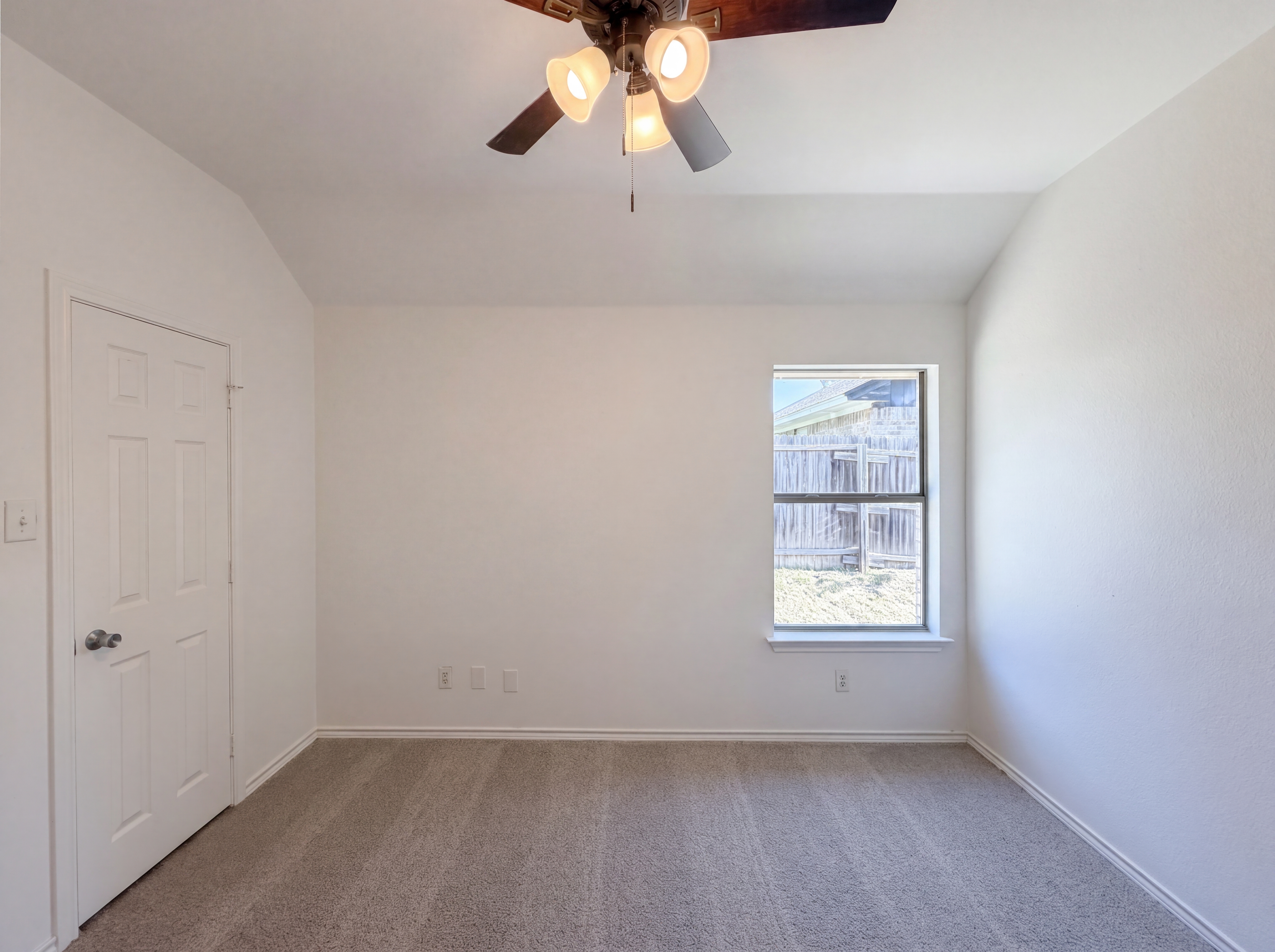 Photo 15 of 20 of 4617 Deal Dr, Fort Worth, TX