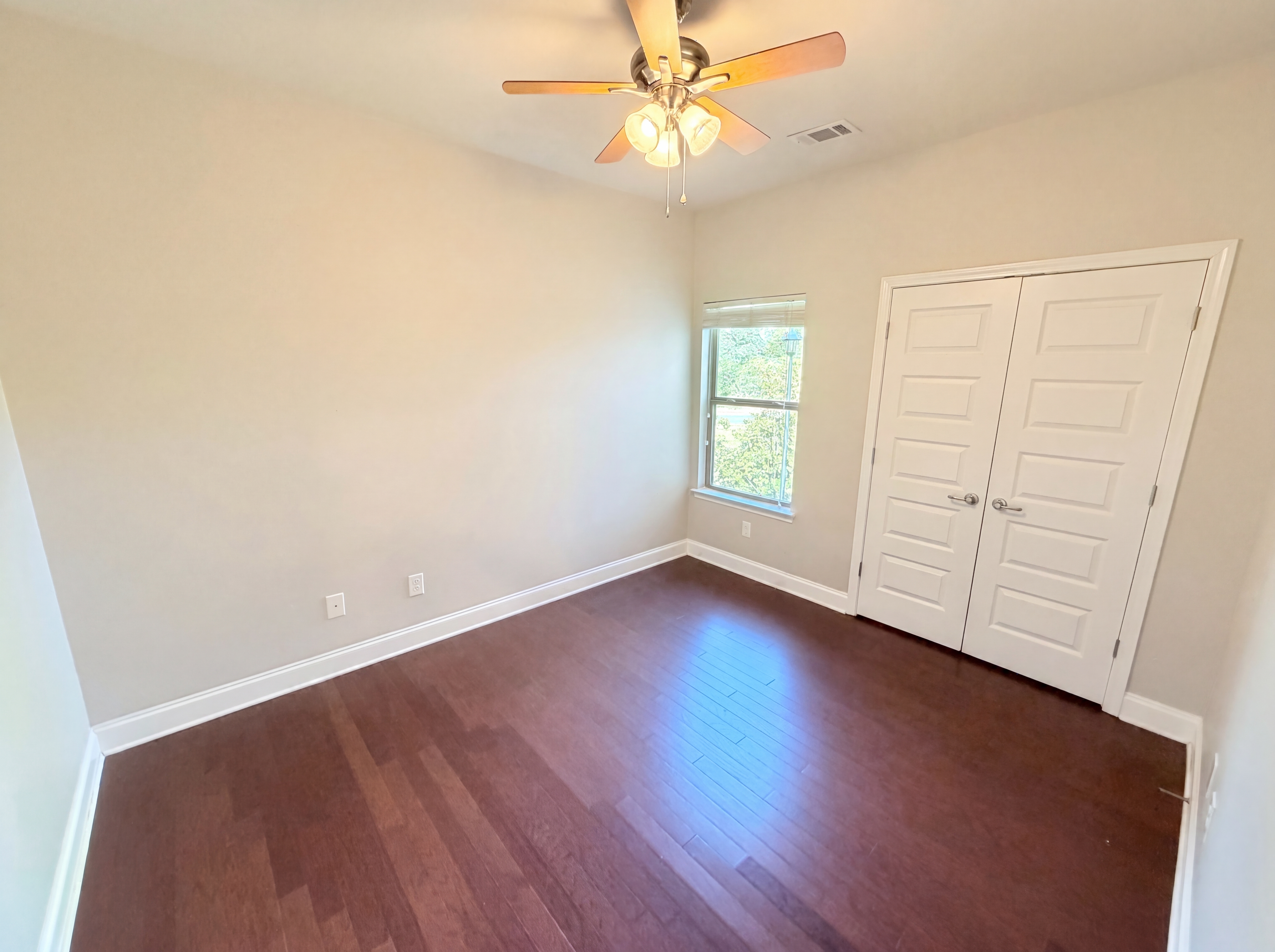 Photo 14 of 24 of 10555 Naramore Ln, Alpharetta, GA