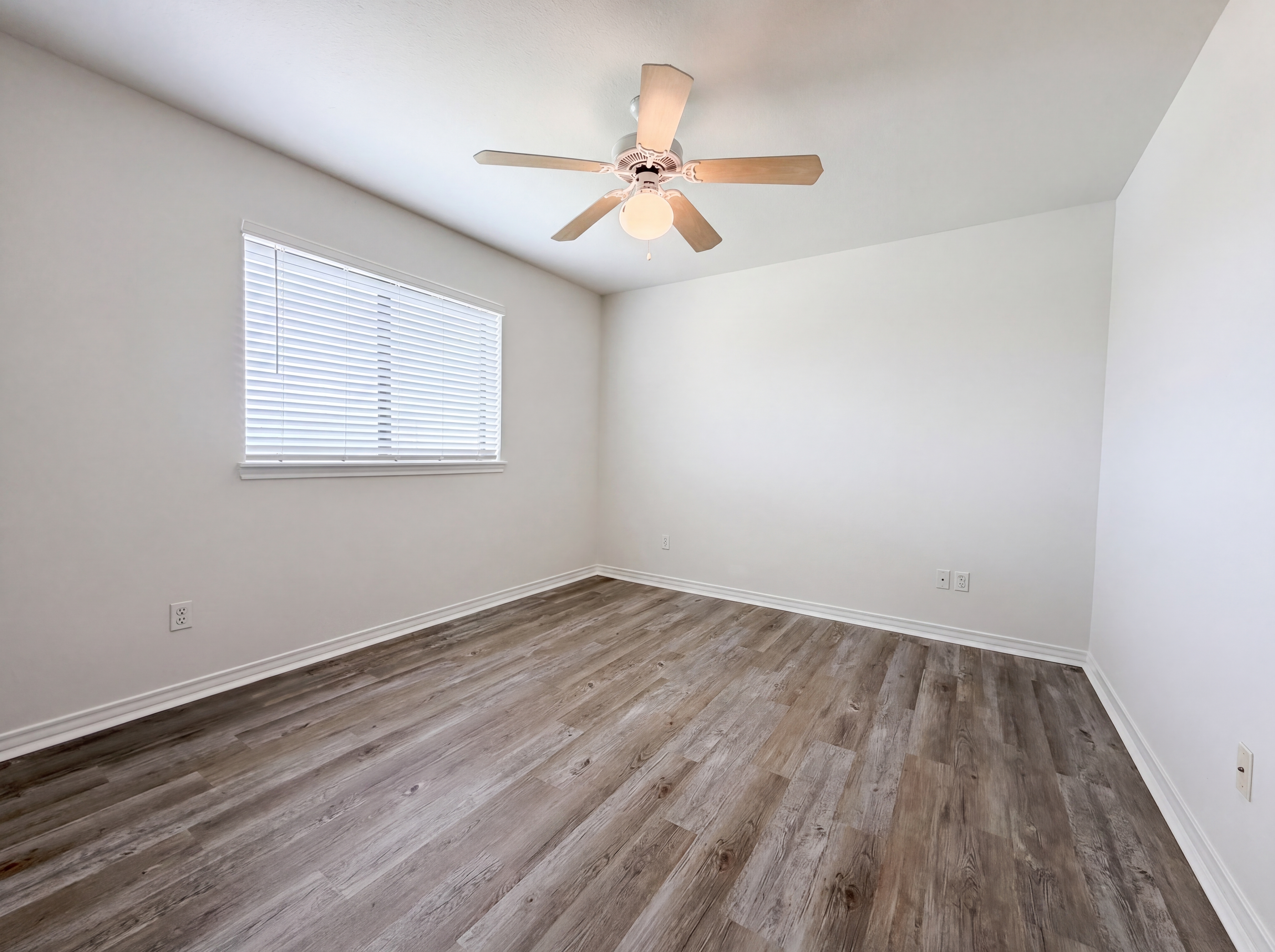 Photo 15 of 20 of 6041 King Trl, Corpus Christi, TX