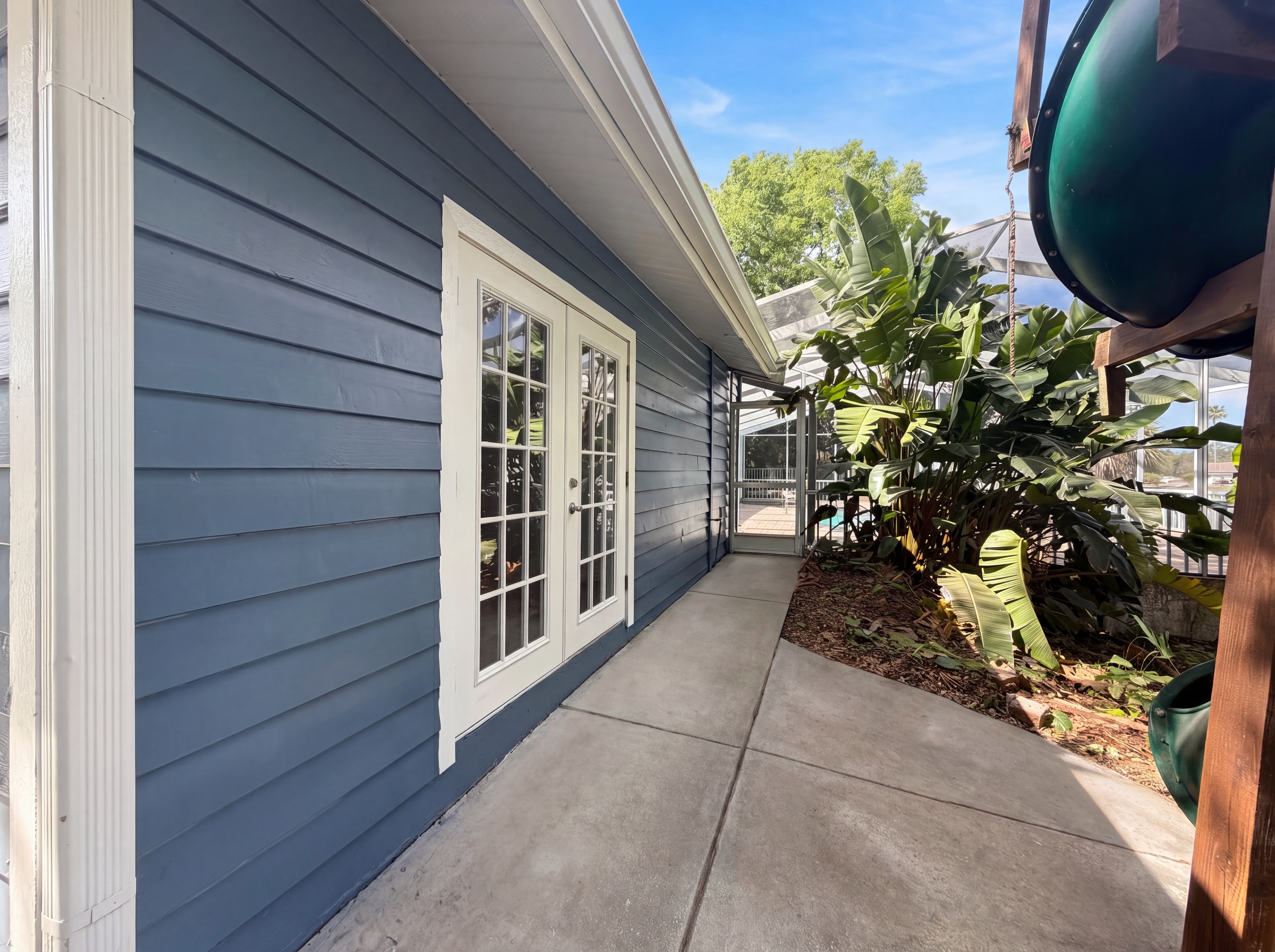 Photo 46 of 50 of 5609 Executive Dr, New Port Richey, FL