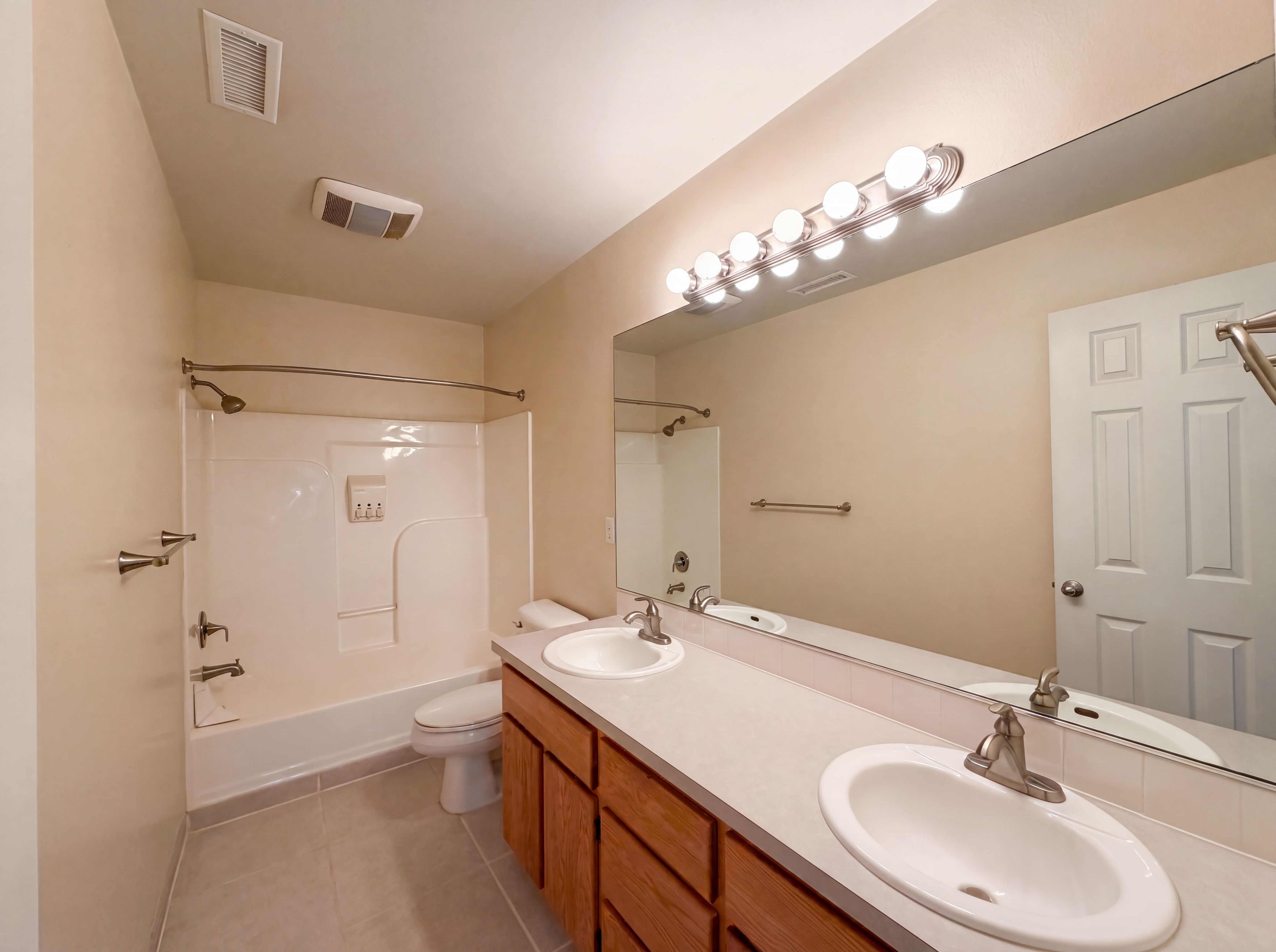 Photo 18 of 25 of 5880 SE Snowberry Ct, Hillsboro, OR