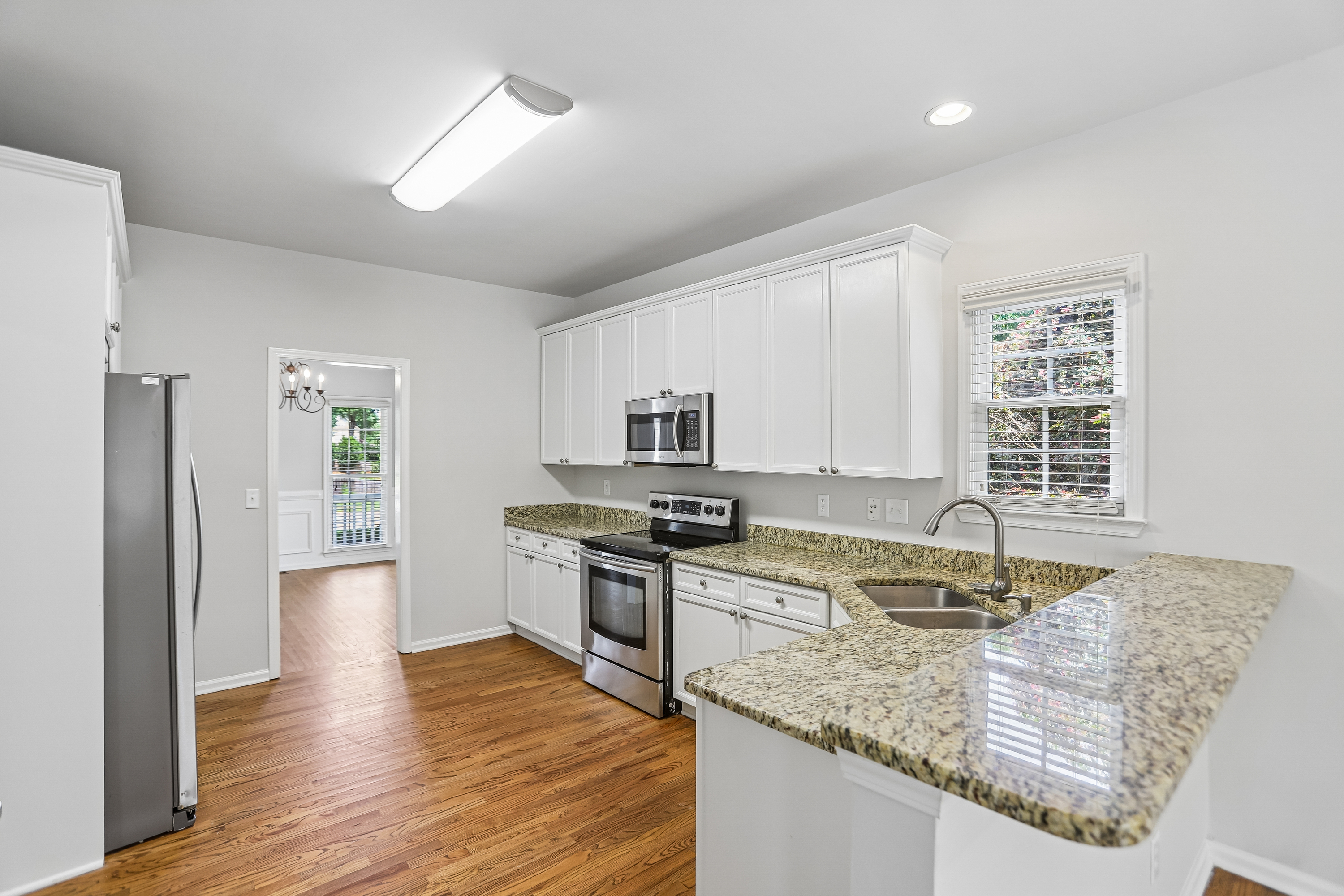 Photo 2 of 51 of 199 Pine Cres, Newnan, GA
