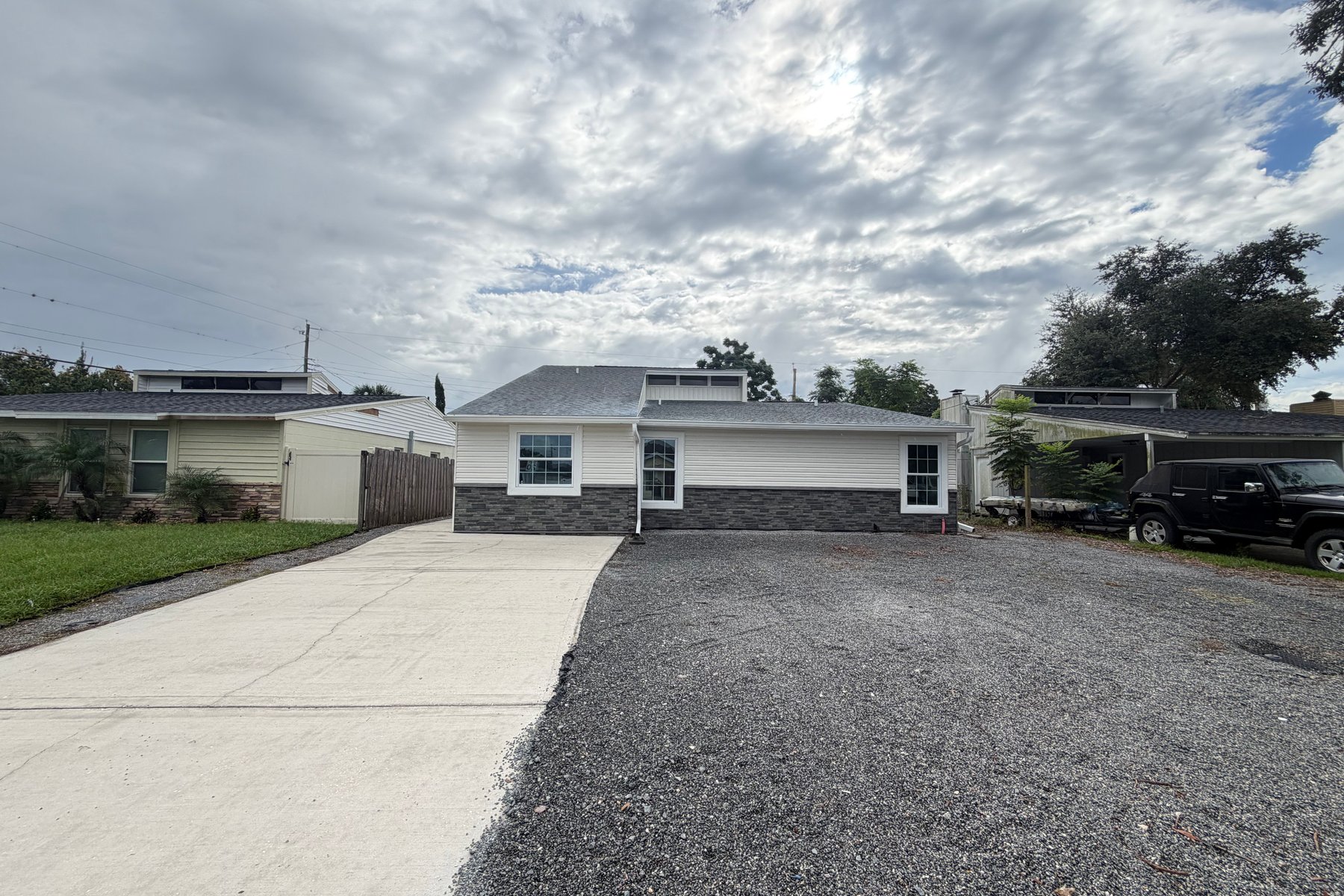 Photo 1 of 4610 Devon Ave