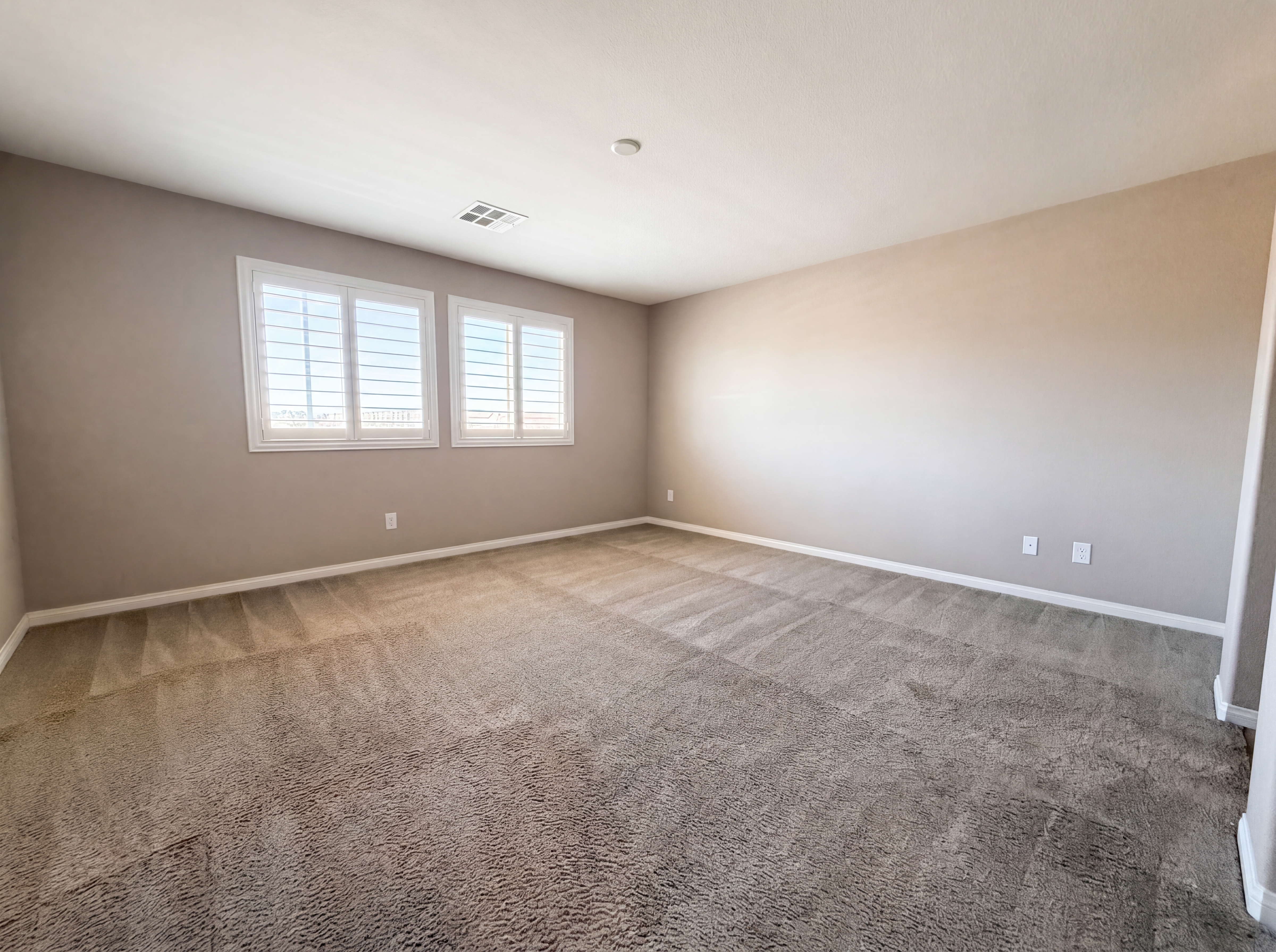 Photo 8 of 22 of 7963 Zuma Beach Ct, Las Vegas, NV