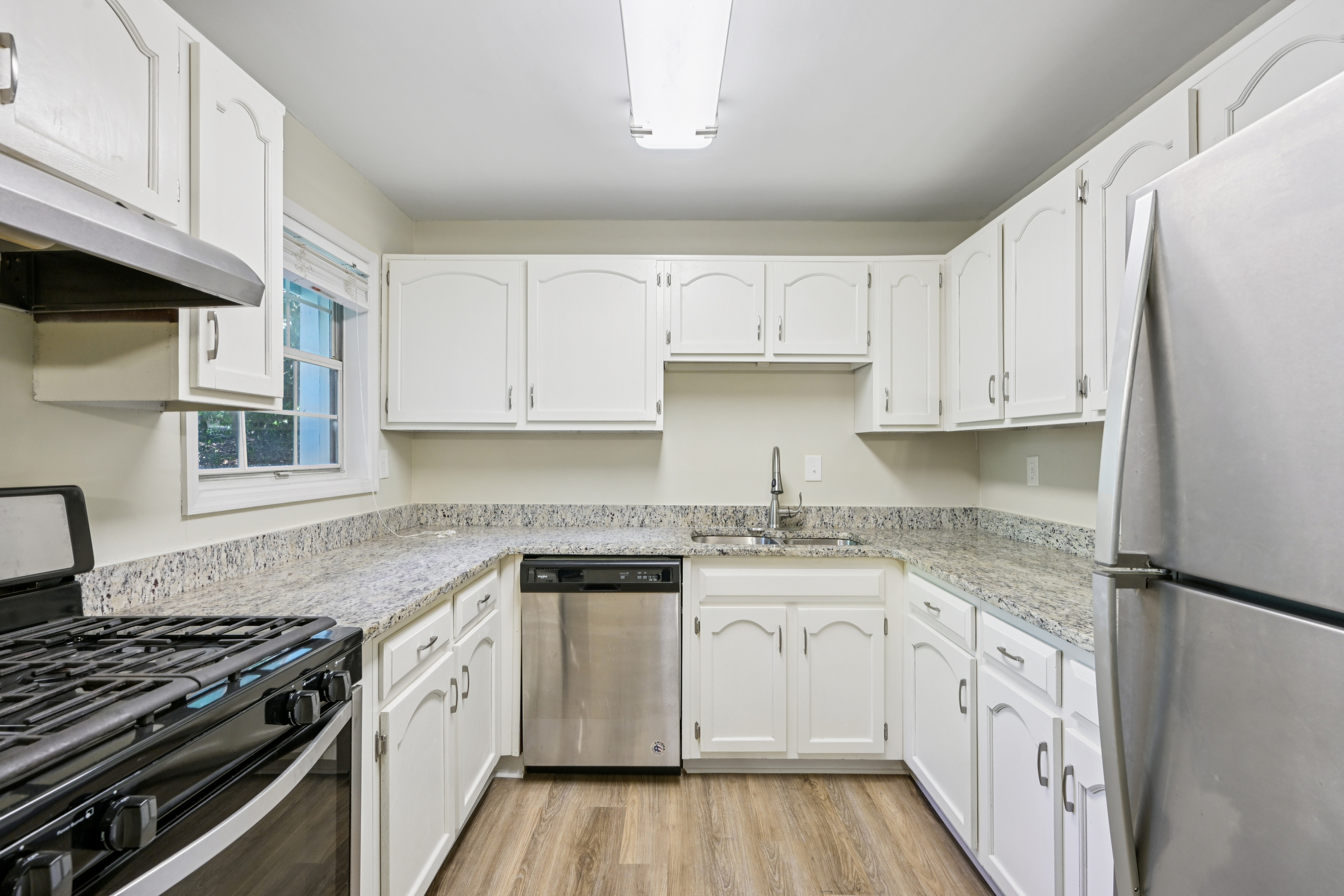 Photo 2 of 22 of 2725 Saint Augustine Trl SE, Marietta, GA