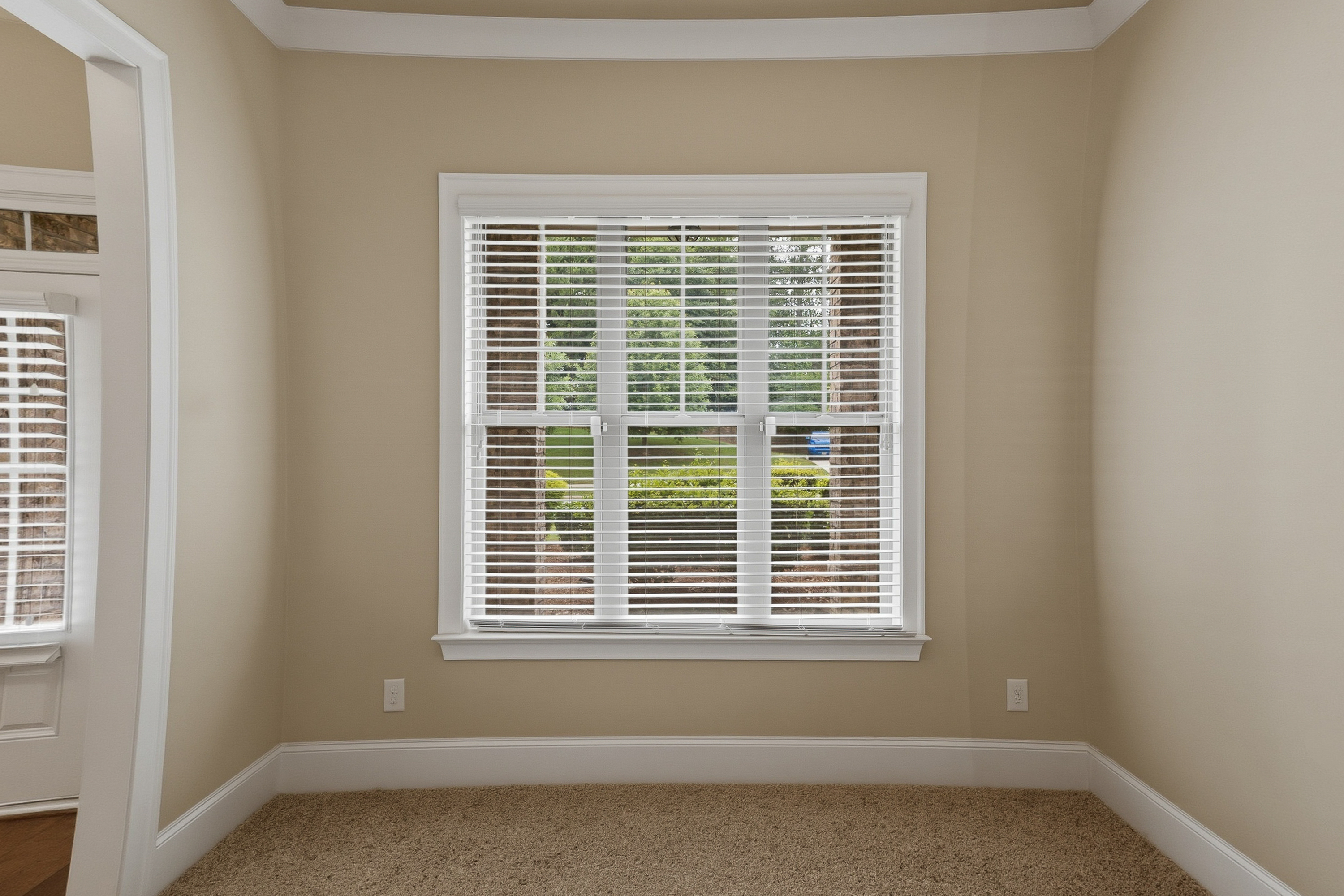 Photo 6 of 40 of 7112 Treveno Pl, Locust Grove, GA
