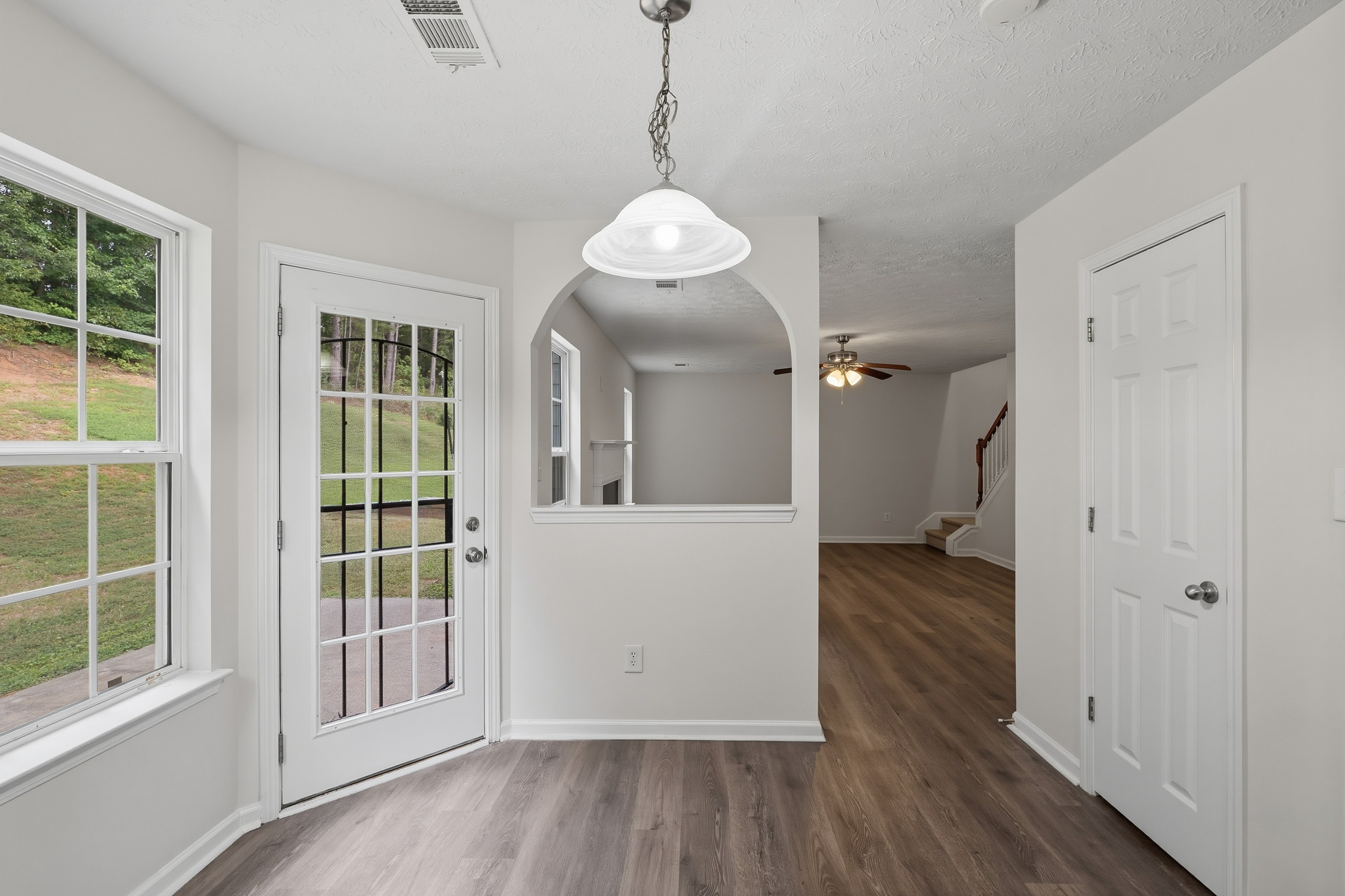 Photo 13 of 41 of 2213 Pine View Trl, Ellenwood, GA