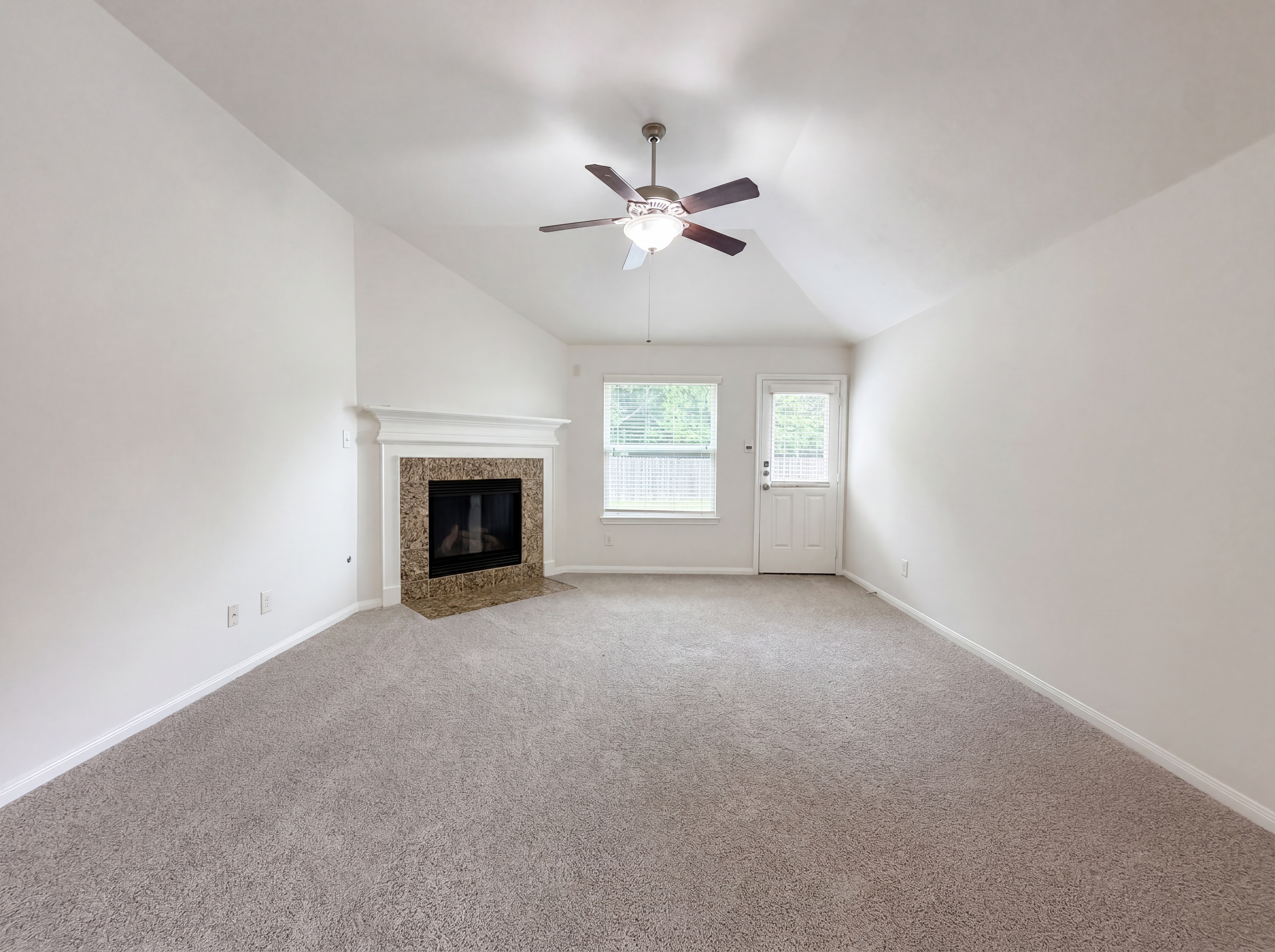 Photo 3 of 21 of 21469 Hunter Hart Dr, Porter, TX