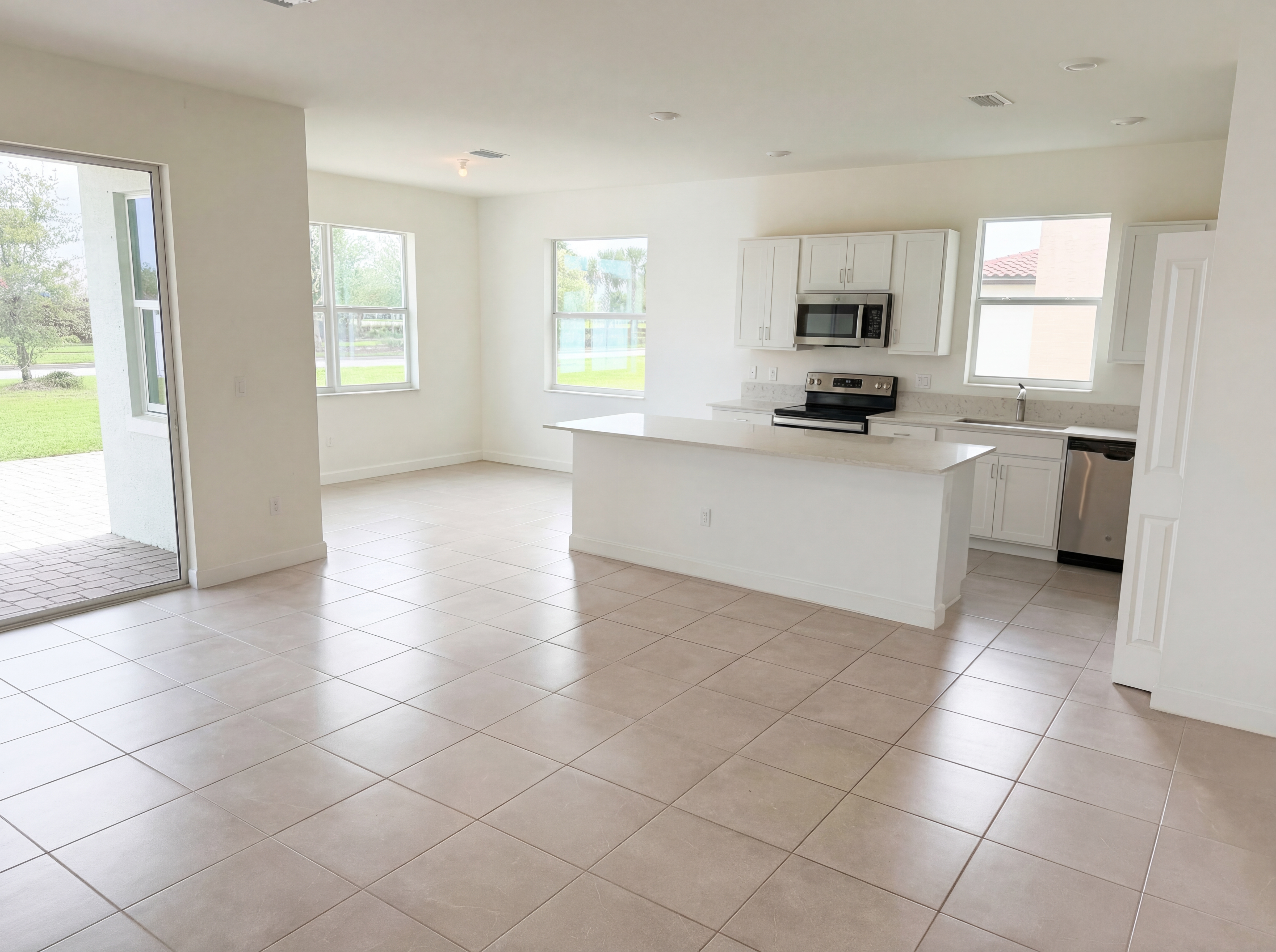 Photo 13 of 28 of 12473 NW Lynch Ln, Port Saint Lucie, FL
